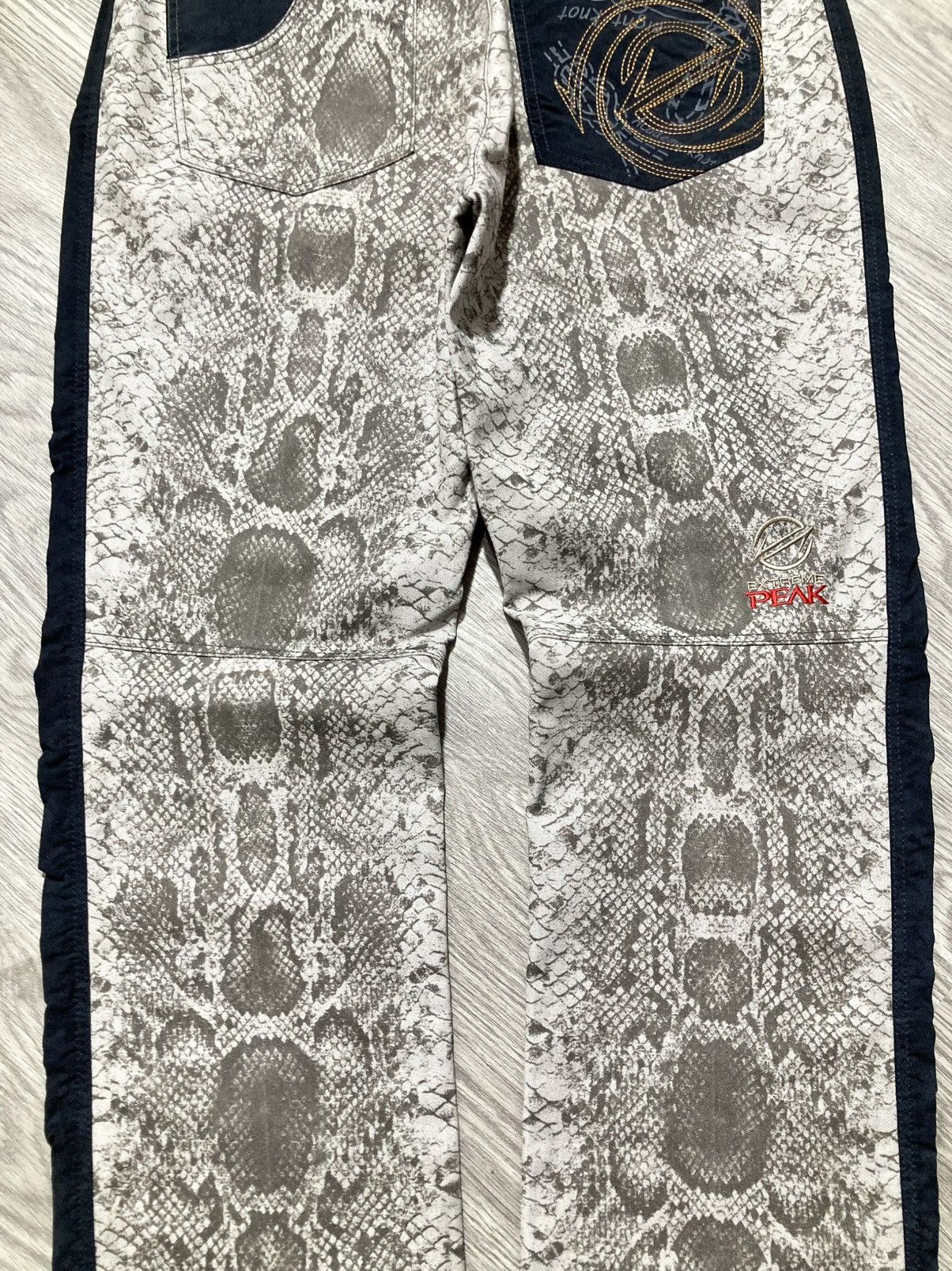 Japanese Brand 2000s BlackYak Snake Skin Pattern Nylon Outdoor Pants Size US 27 - 14 Thumbnail