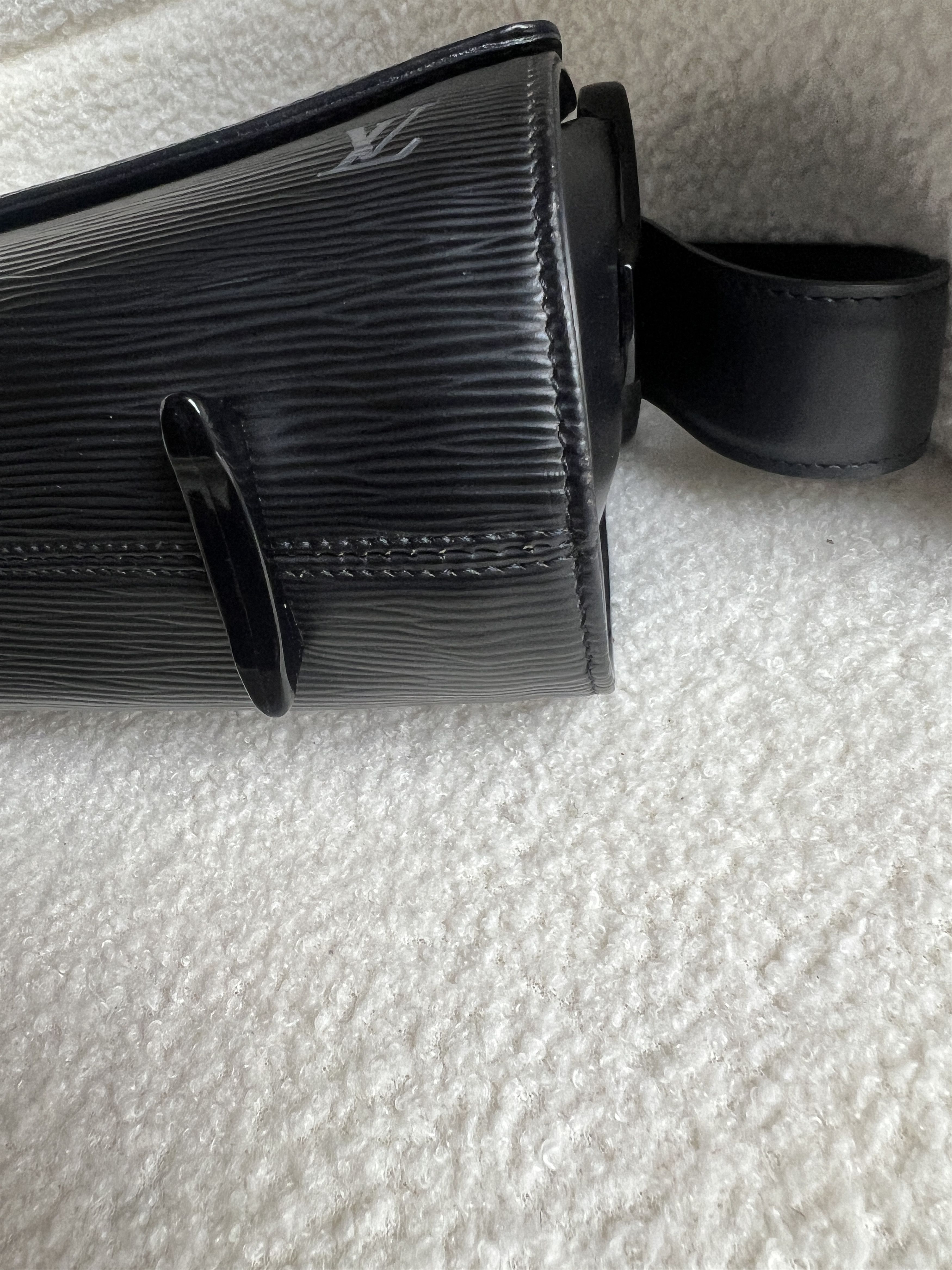 Louis Vuitton Louis Vuitton Epi Nocturne GM Size ONE SIZE - 17 Thumbnail