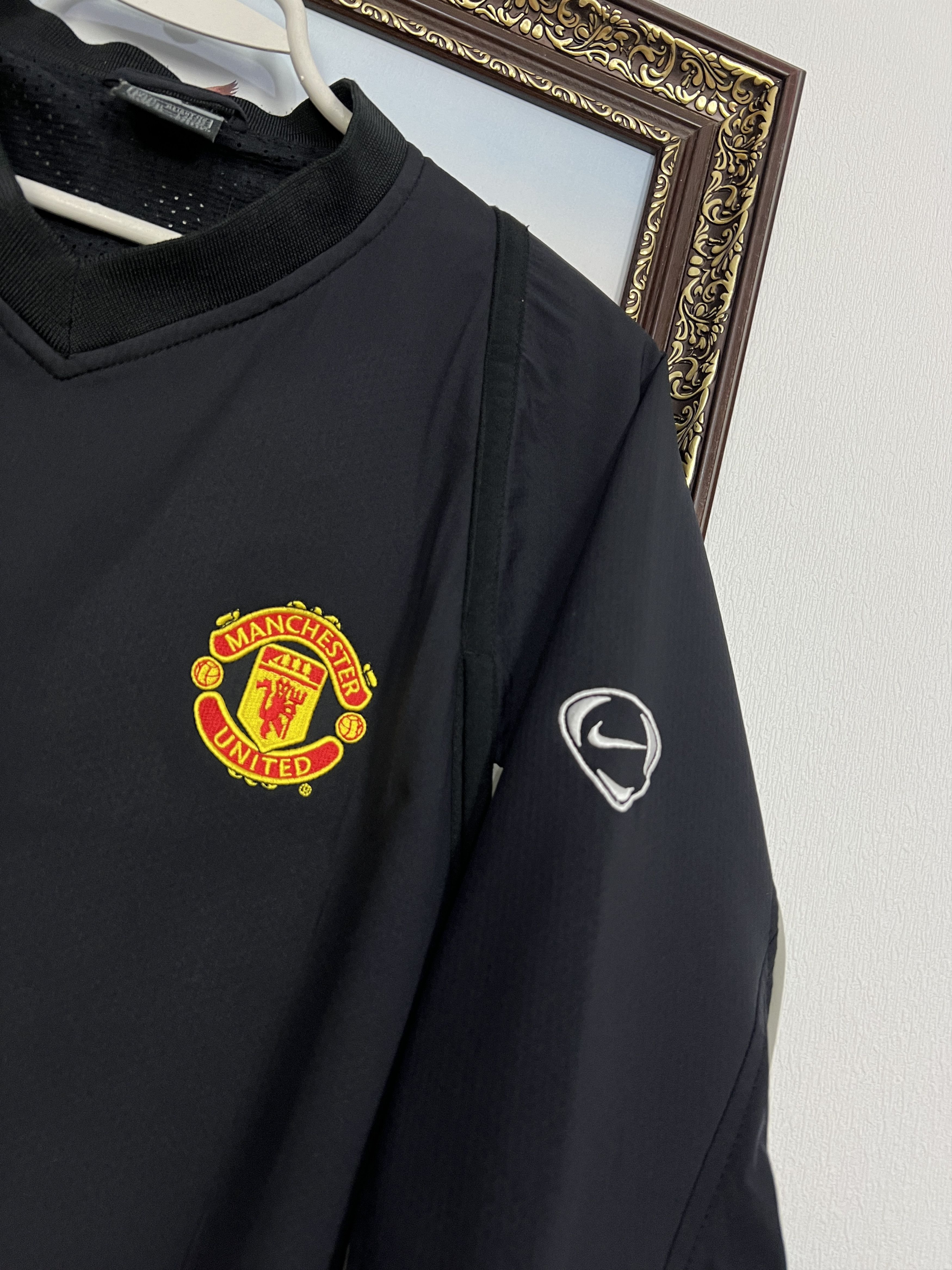Nike Vintage Nike Manchester United Football Jacket Soccer Track Size US M / EU 48-50 / 2 - 5 Thumbnail