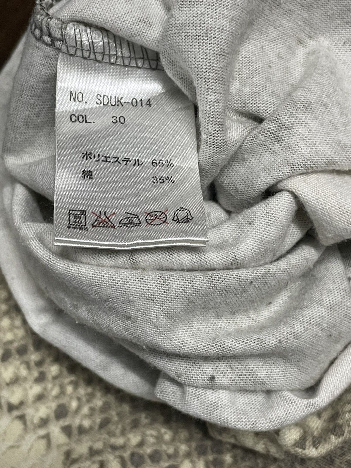 semanticdesign Vintage 1990s Rare Japan Semantic Design Snake Tribal Tshirt Size US S / EU 44-46 / 1 - 10 Thumbnail