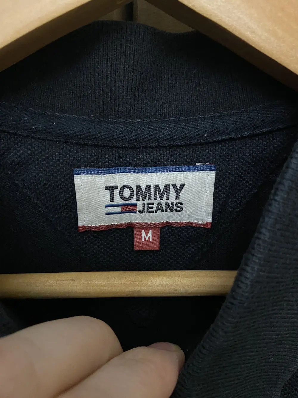 Tommy Hilfiger VINTAGE TOMMY HILFIGER BLACK POLO T SHIRT LUXURY OLD MONEY Size US M / EU 48-50 / 2 - 9 Thumbnail