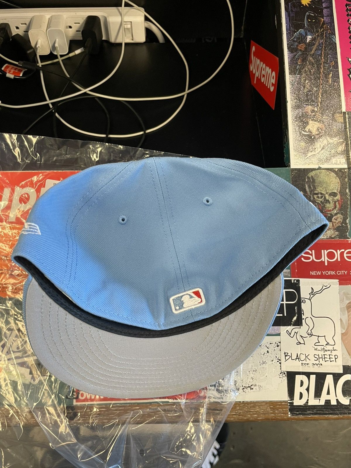 MLB × New Era × Supreme Supreme MLB Fitted Size ONE SIZE - 3 Thumbnail