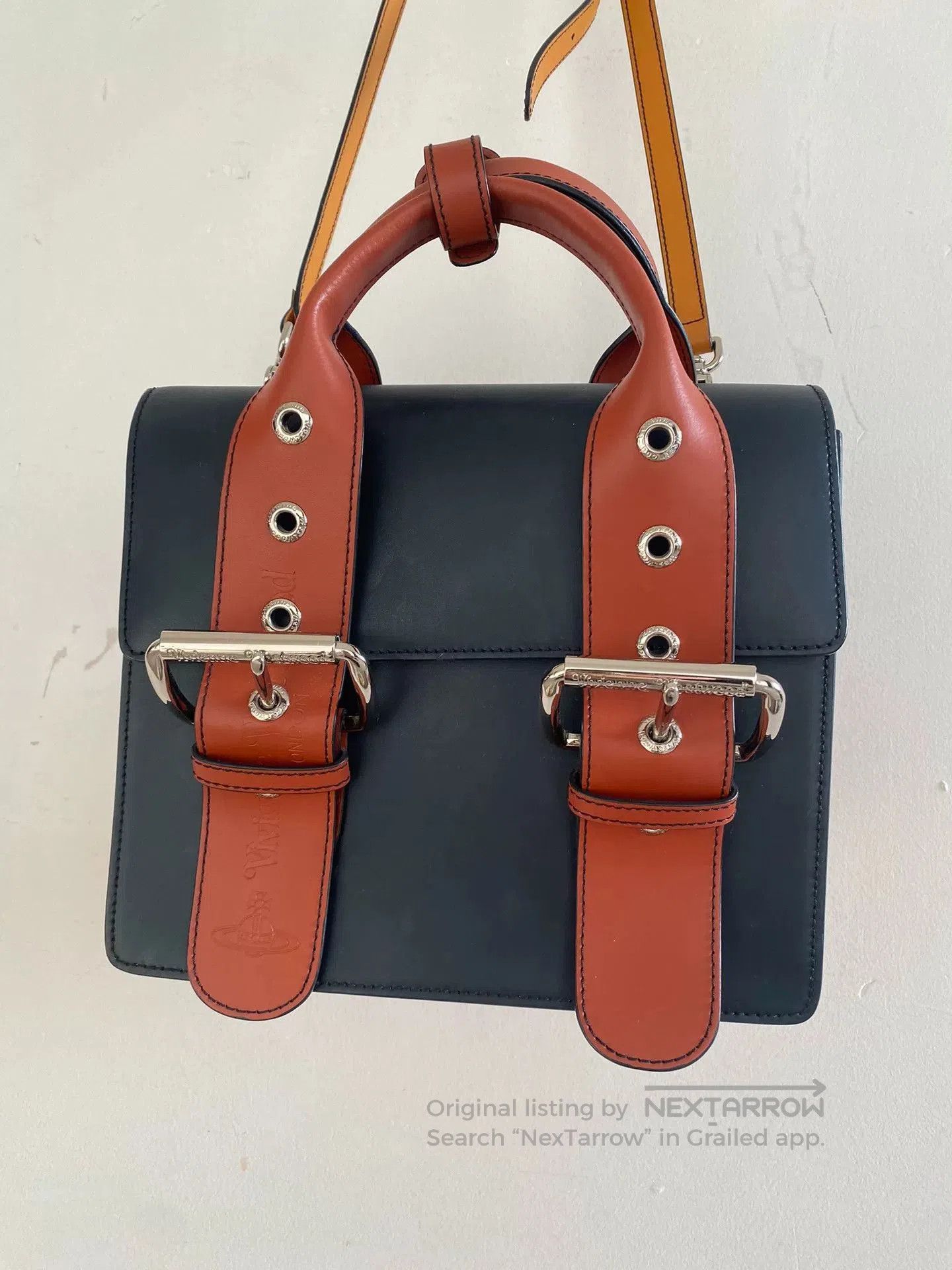 Vivienne Westwood Vivienne Westwood Saturn Buckle Hand Crossbody Bag. Size ONE SIZE - 2 Thumbnail