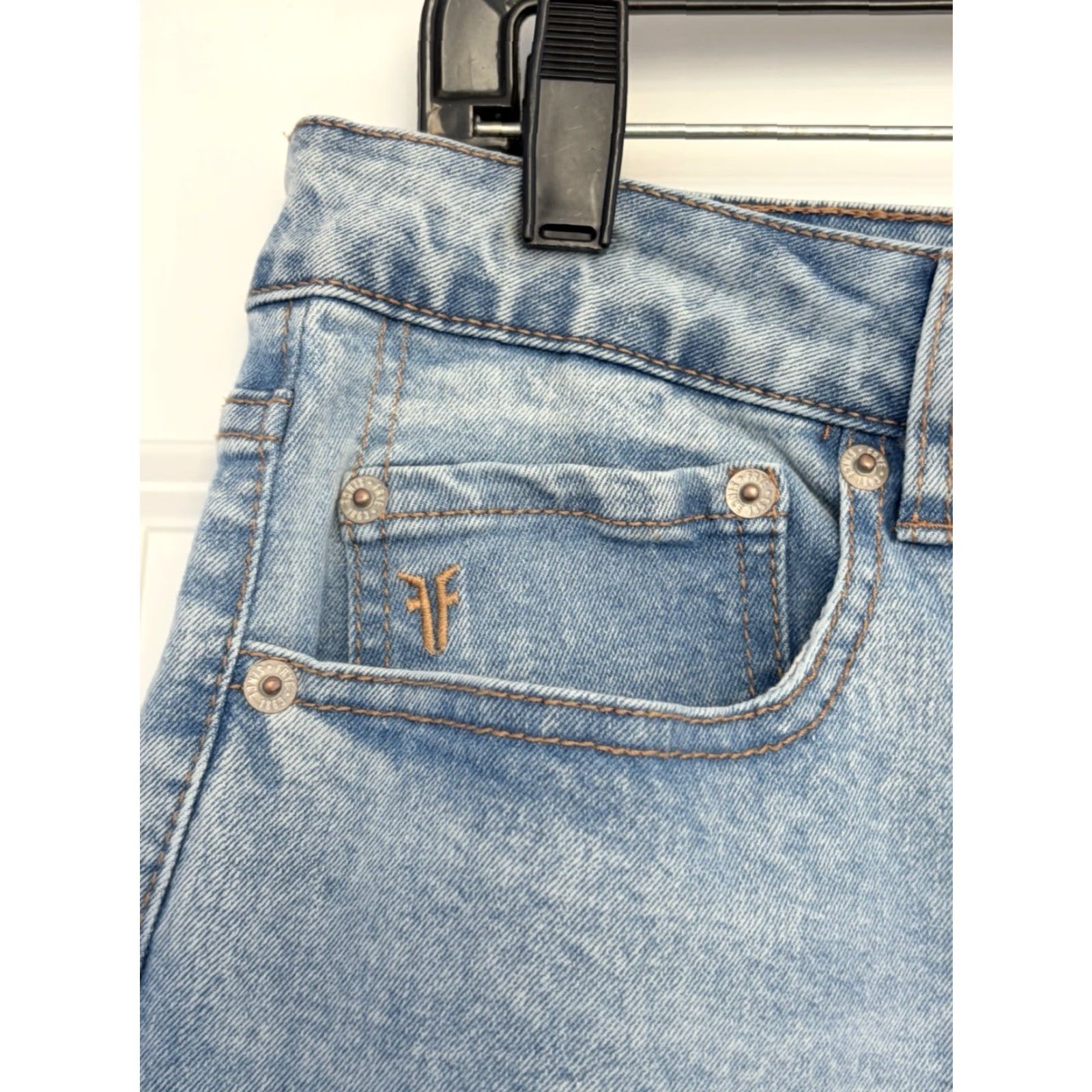 Frye FRYE Regular Fit Denim Light Blue Straight Jeans 5-Pocket Women’s sz 12/31 Size 24" / US 00 / IT 34 - 7 Thumbnail