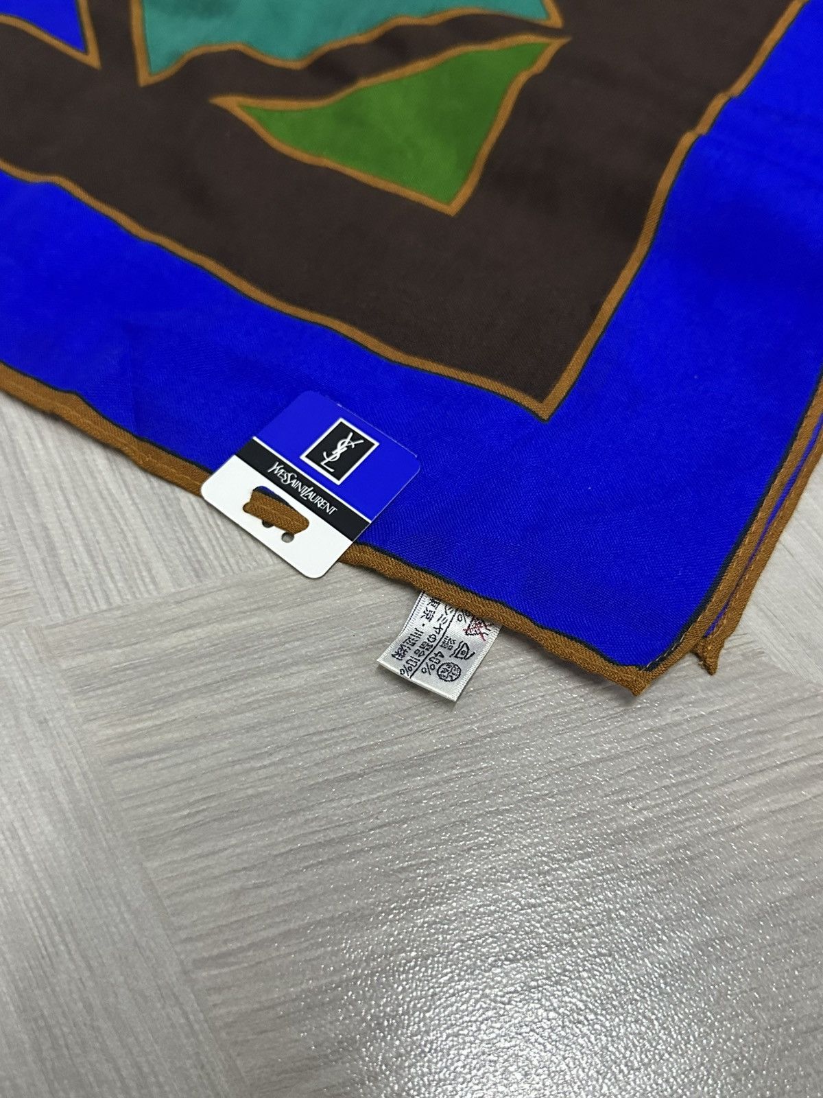 Yves Saint Laurent Vintage Yves Saint Laurent Fourlads Silk Scarves (Big Size) Size ONE SIZE - 3 Thumbnail