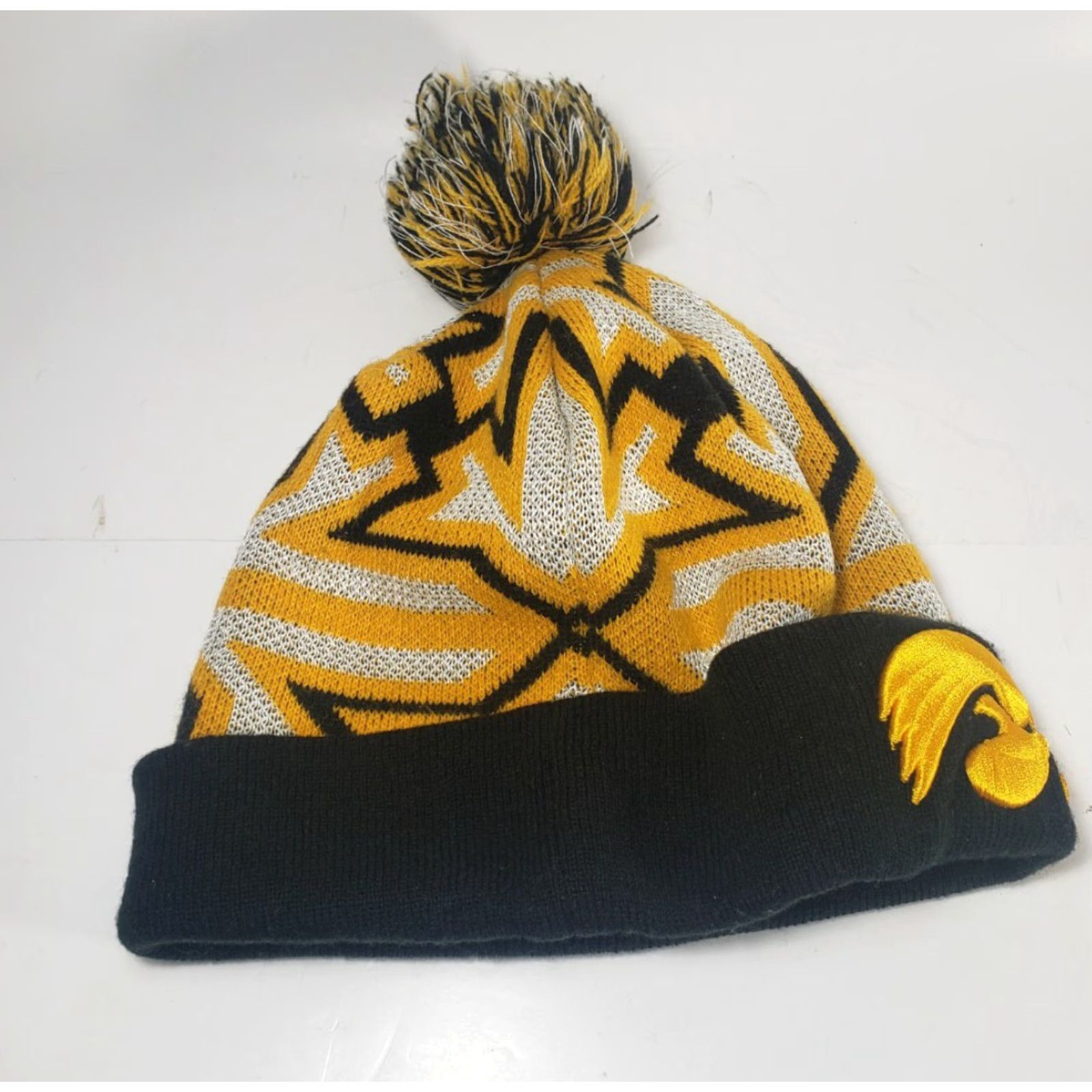 New Era New Era Iowa Hawkeyes Beanie One Size Cuffed Knit Cap Yellow + Black Unisex Adults Size ONE SIZE - 4 Thumbnail