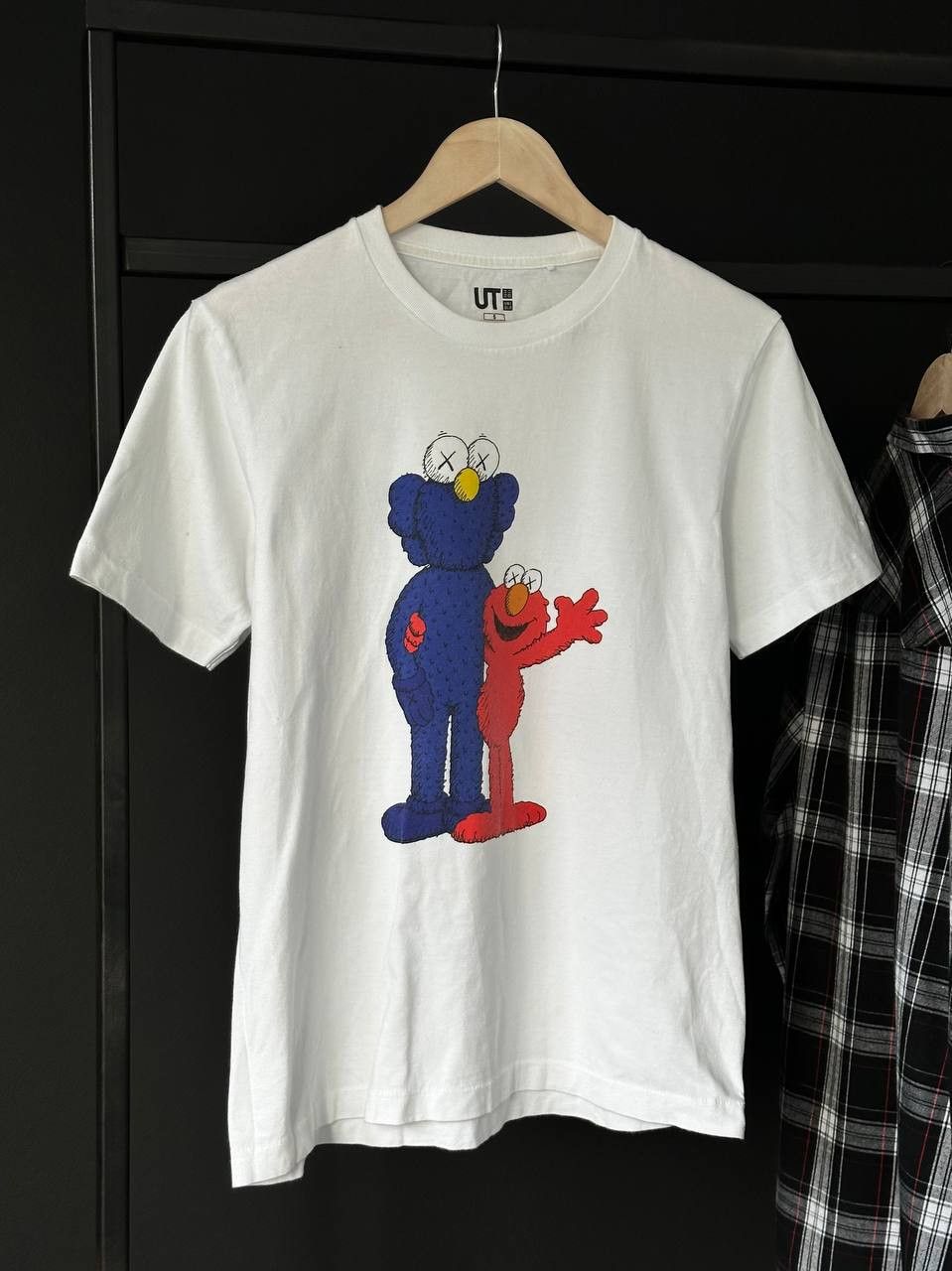 Uniqlo Kaws Uniqlo Sesame Street Companion Tee Size US S / EU 44-46 / 1 - 2 Thumbnail