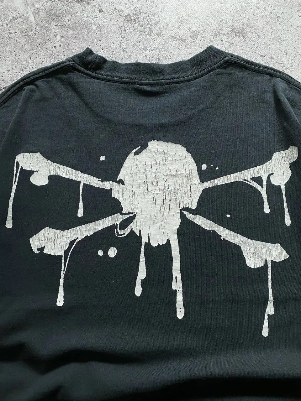 Vintage VINTAGE 90s VINCE NEIL MOTLEY CRUE BONES ILLEGAL FADED TEE Size US XL / EU 56 / 4 - 4 Thumbnail