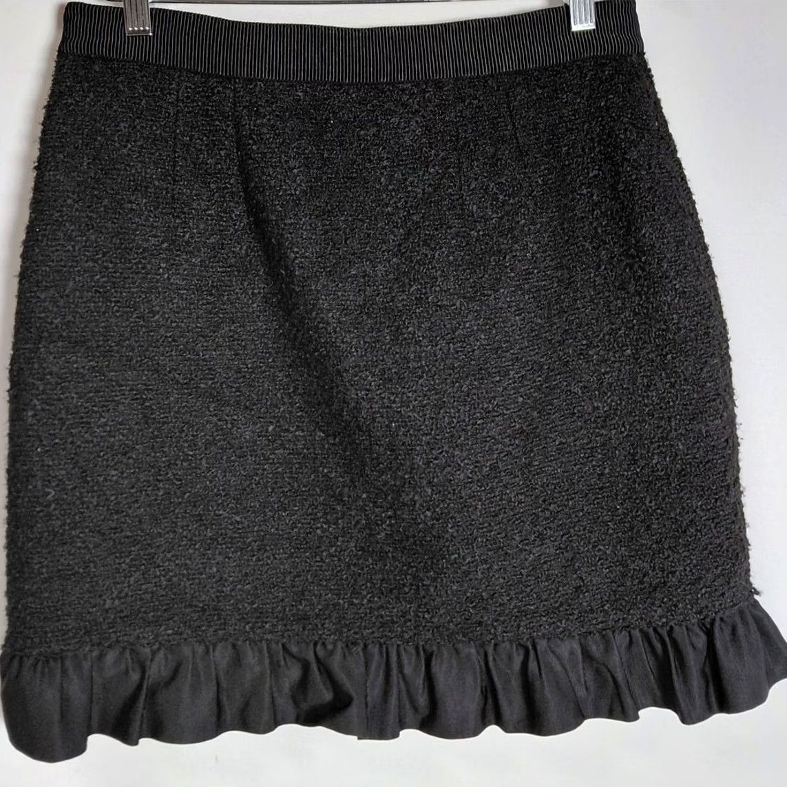Loft LOFT Black Ruffle Button Skirt Solid Polyester Women Size 4 Skirt Mini Button Front Casual Workwear Vintage: No Size 27" / US 4 / IT 40 - 2 Thumbnail
