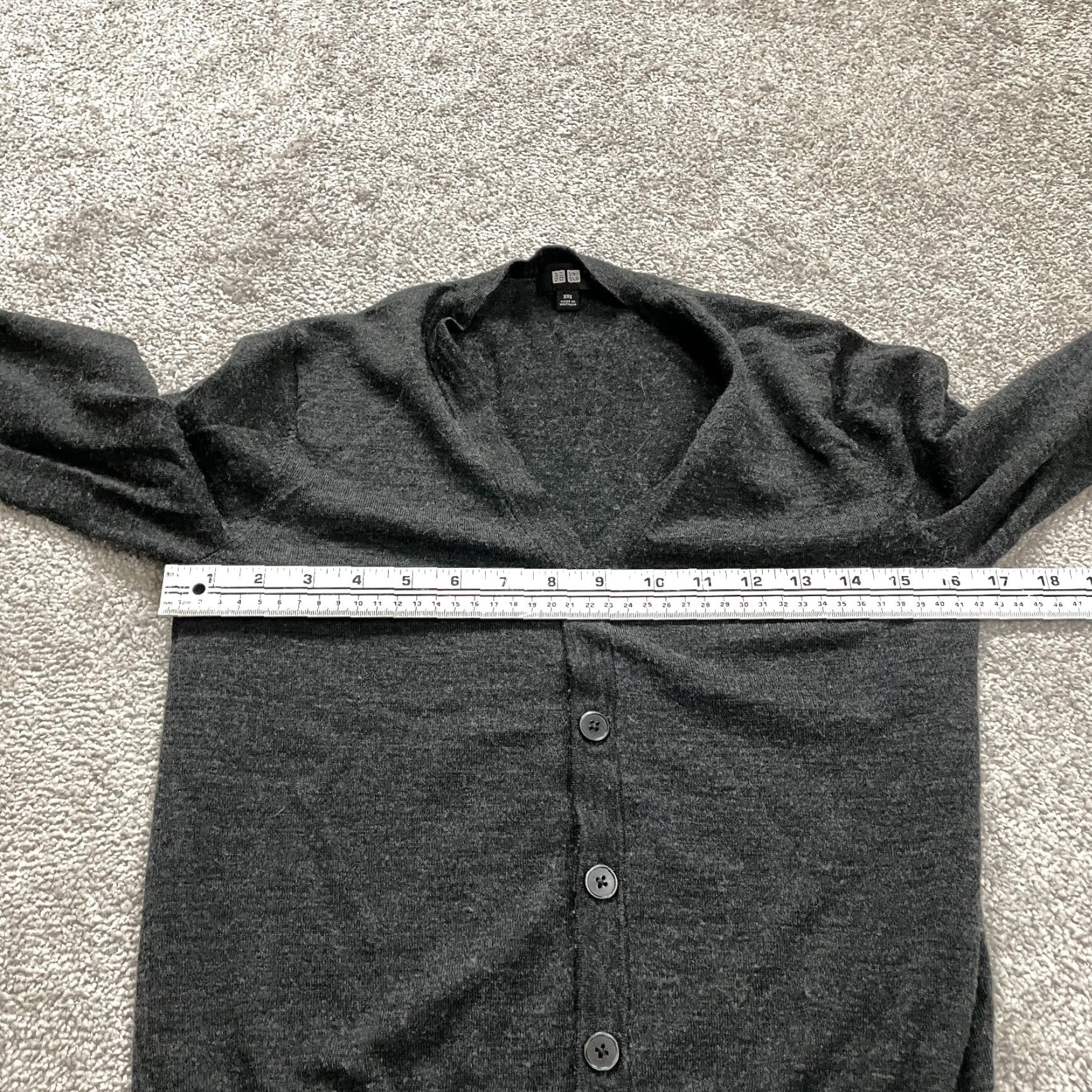Uniqlo Uniqlo Sweater Women Petites XXS Gray Wool Cardigan V-Neck Button Knit All Seasons Lightweight Size XXS / US 00 / IT 34 - 6 Thumbnail