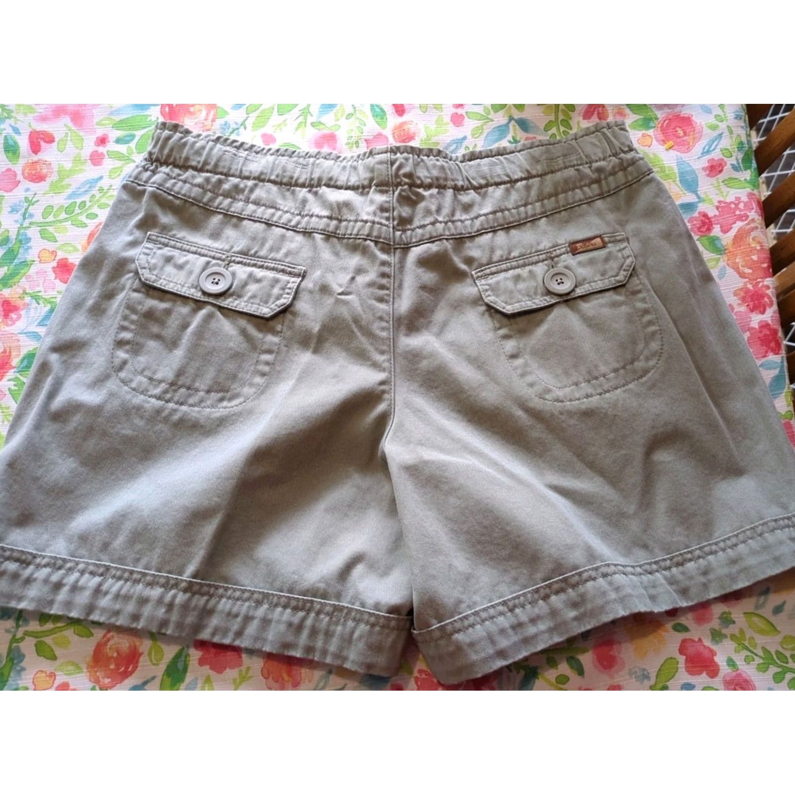 Vintage VINTAGE LEE Riders Shorts Women 12M Khaki Pockets Drawstring Cargo Inseam 5 in Army Green 6 Pocket Size 34" / US 12 / IT 48 - 5 Thumbnail