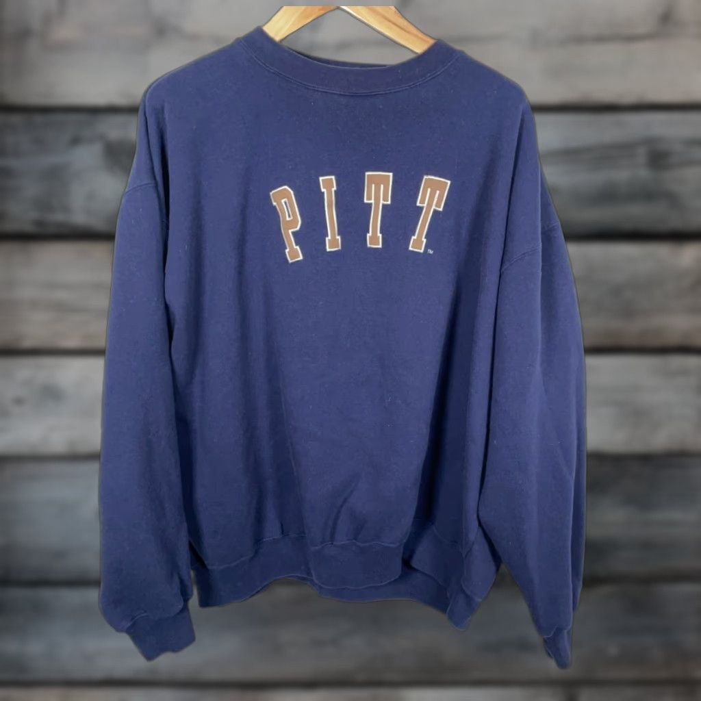 Vintage VINTAGE University of Pittsburgh Sweatshirt Crewneck 2XL Blue Embroidered Mens Pullover, College, 90s, Red Oak Size US XXL / EU 58 / 5 - 1 Thumbnail