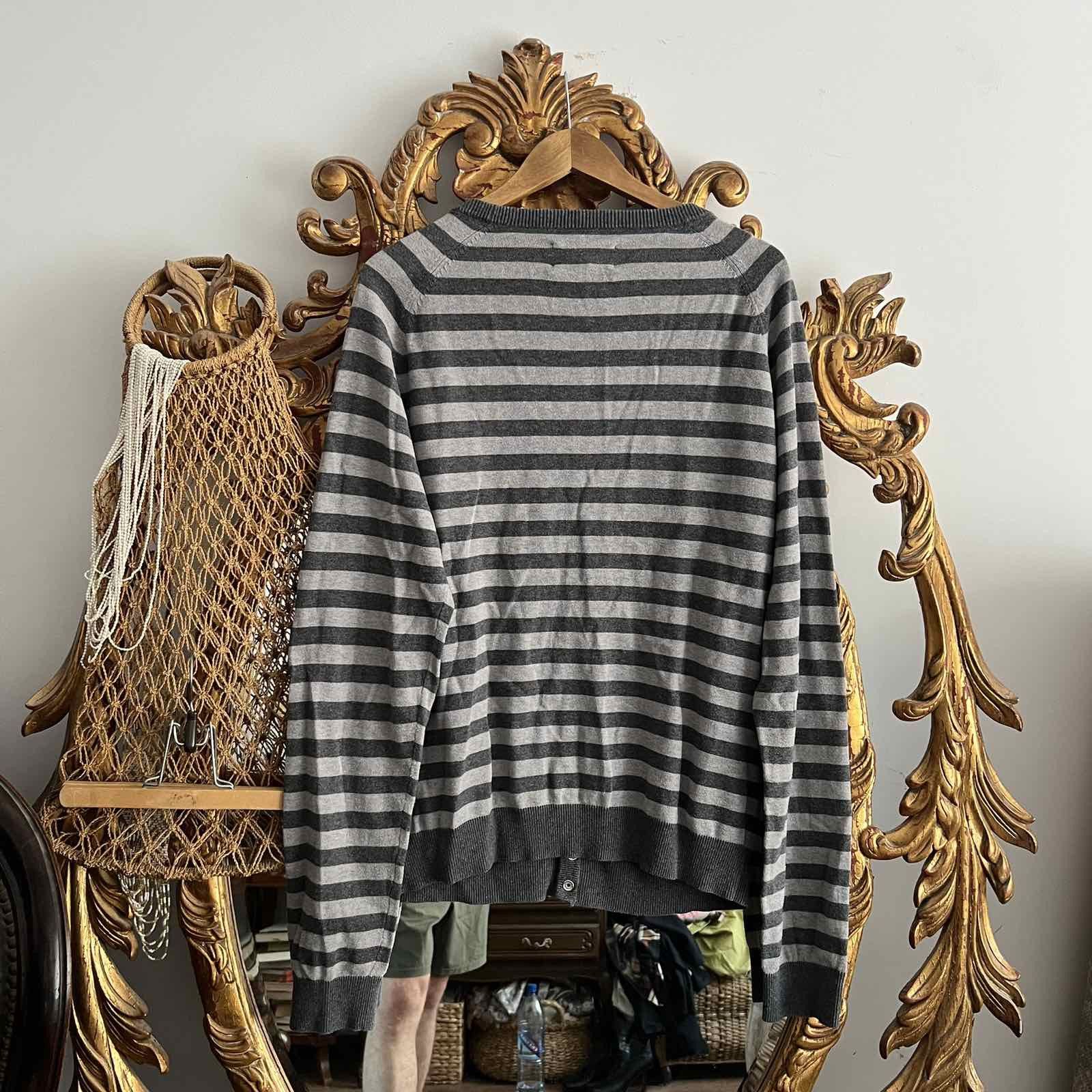 Adidas Vintage Adidas Gray Striped Cardigan Retro Boxy Y2K Sz L Size US L / EU 52-54 / 3 - 2 Thumbnail