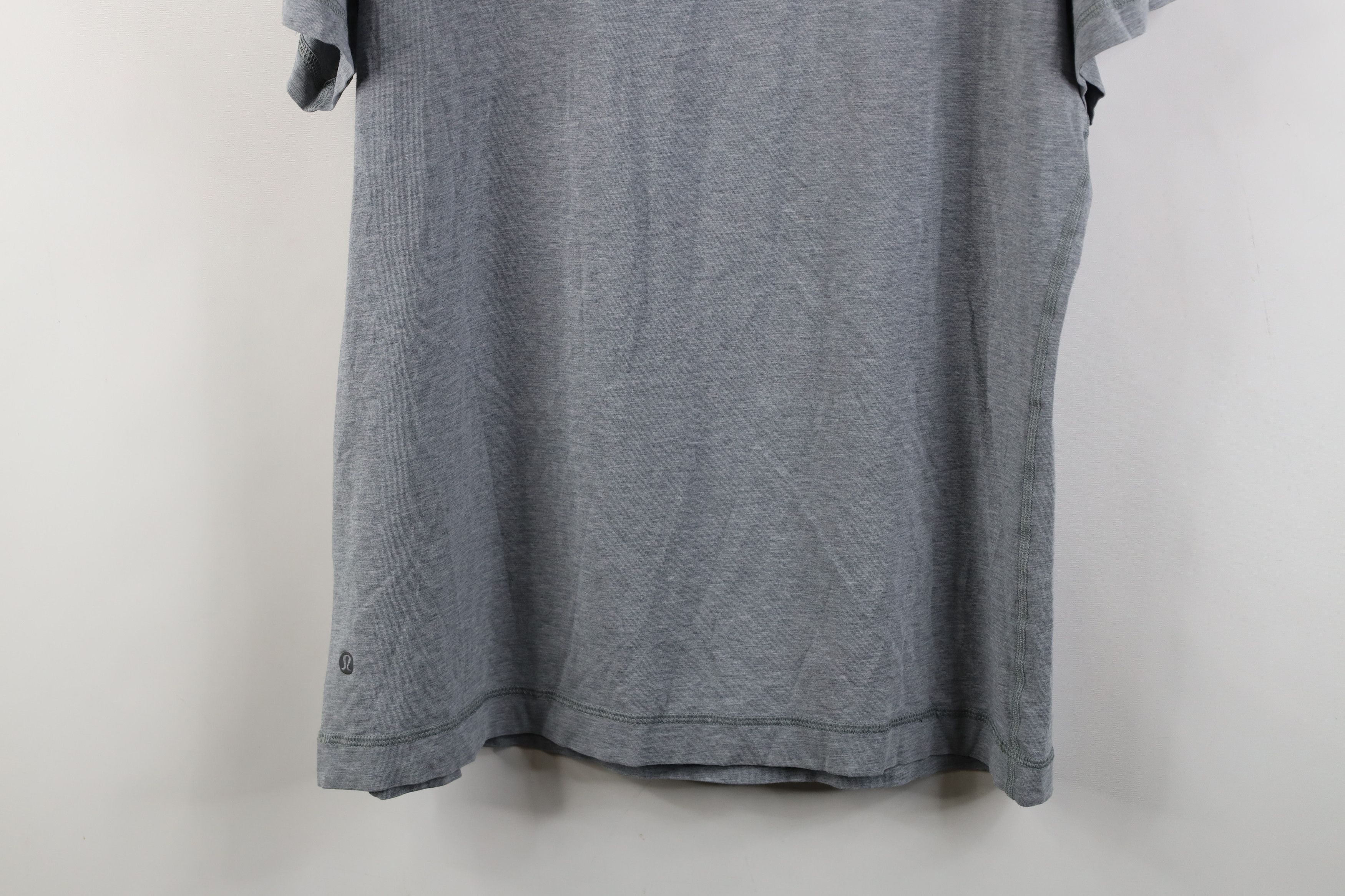 Lululemon Lululemon Running Jogging Yoga V-Neck T-Shirt Heather Gray Size US XL / EU 56 / 4 - 12 Thumbnail