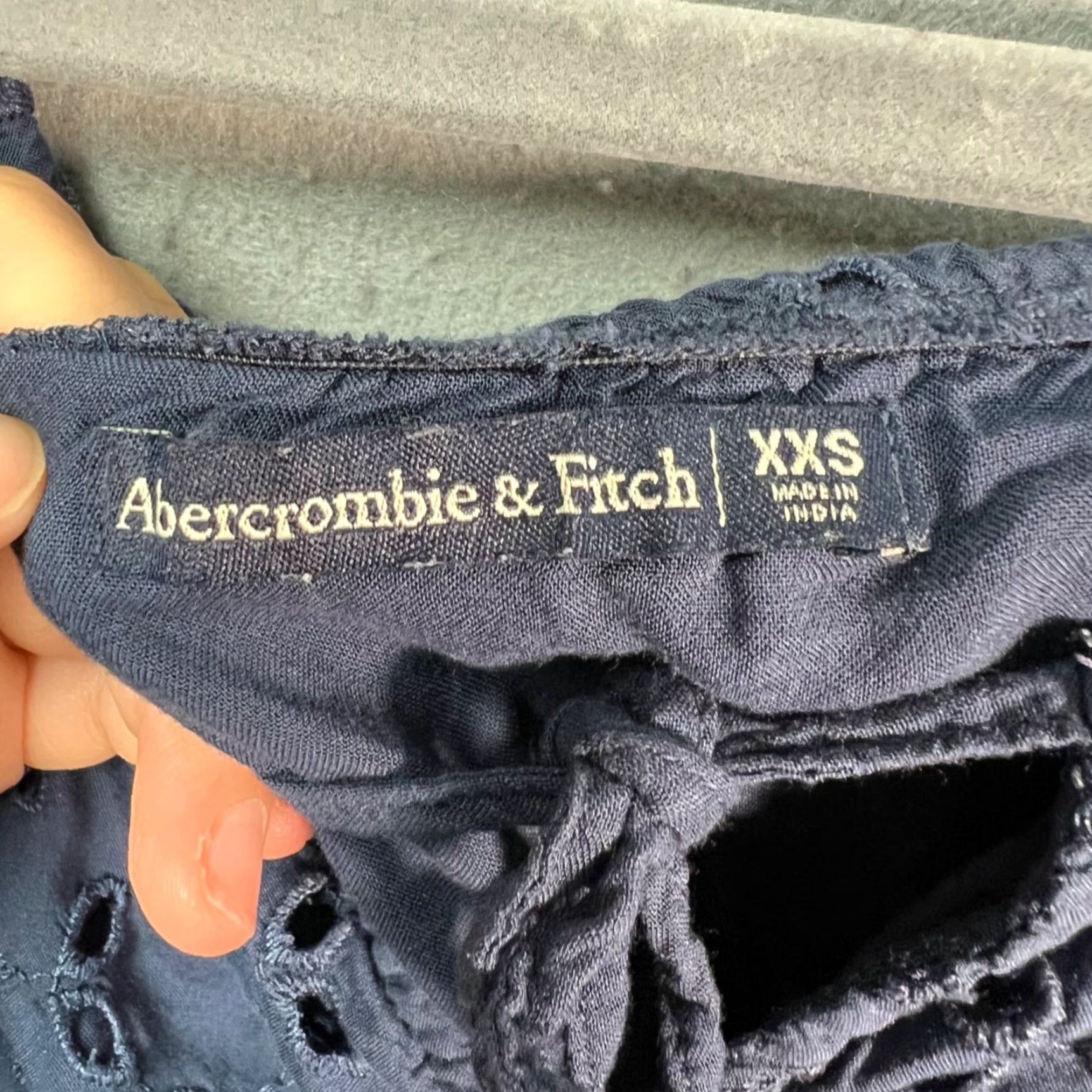 Abercrombie & Fitch Abercrombie & Fitch Womens XXS Blue Eyelet Puff Sleeve Smocked Peplum Top Blouse Shirt Cropped Casual Summer Spring Size XXS / US 00 / IT 34 - 3 Thumbnail