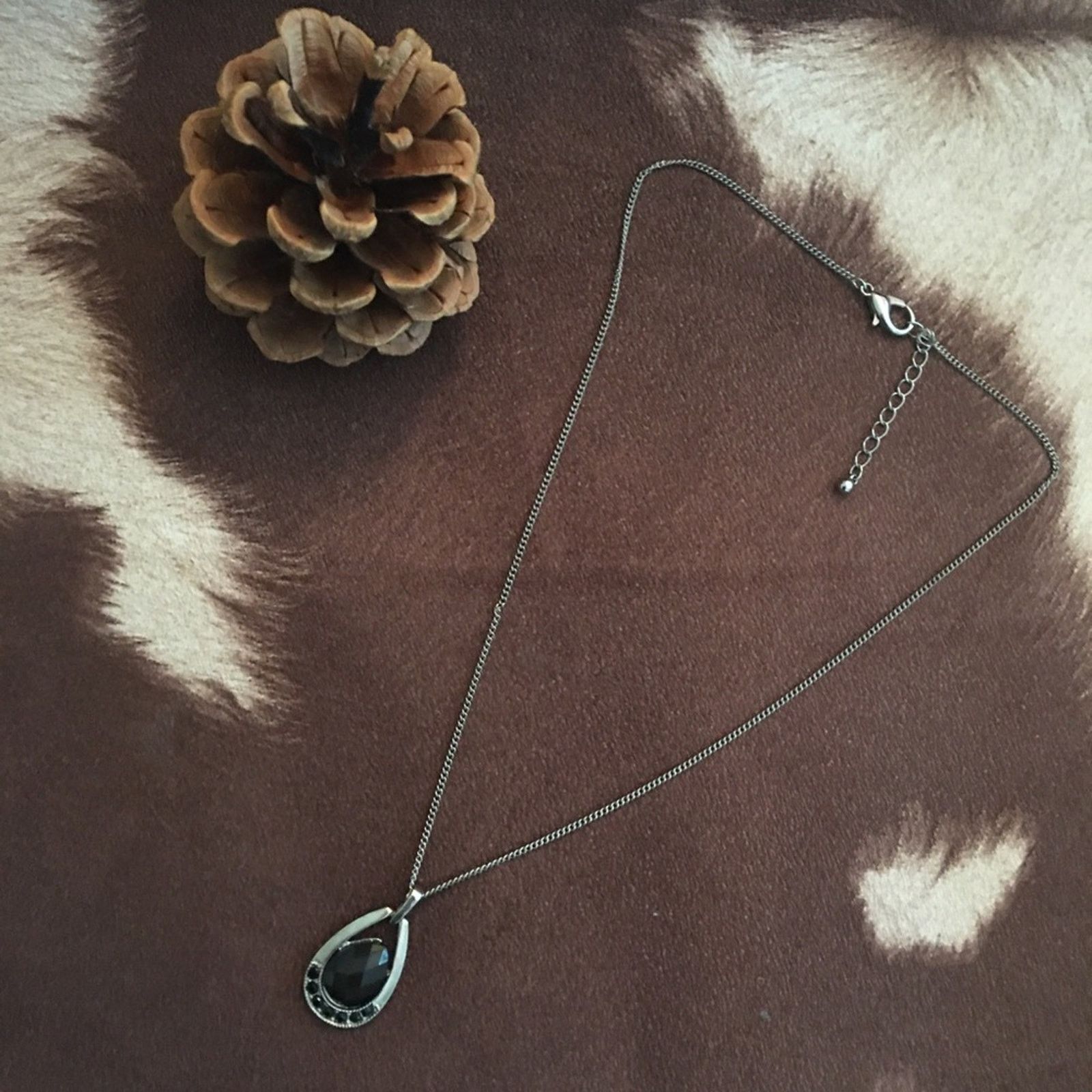 Jewelry Faceted black teardrop stone pendant necklace Size ONE SIZE - 5 Thumbnail
