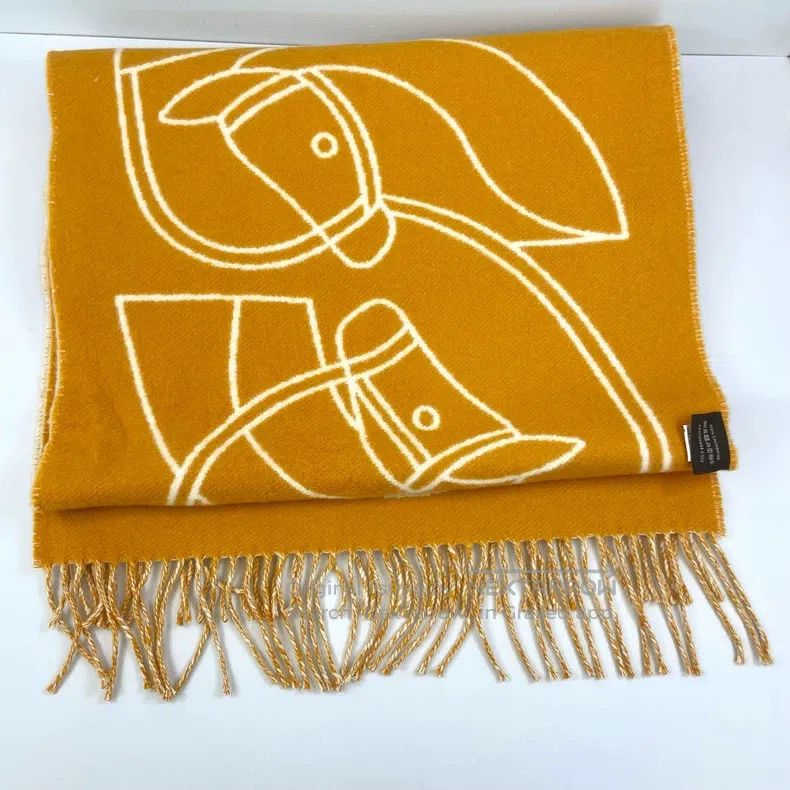 Hermes Hermes Horsehead Cashmere Scarf with Contrasting Color Emb Size ONE SIZE - 1 Thumbnail