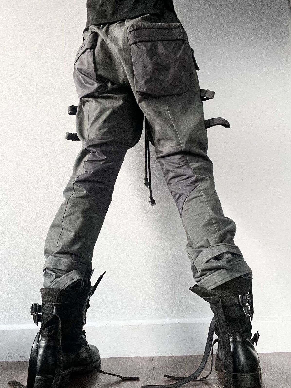 Japanese Brand Japanese Brand Multi Pocket Cargo Pants Size US 32 / EU 48 - 2 Thumbnail