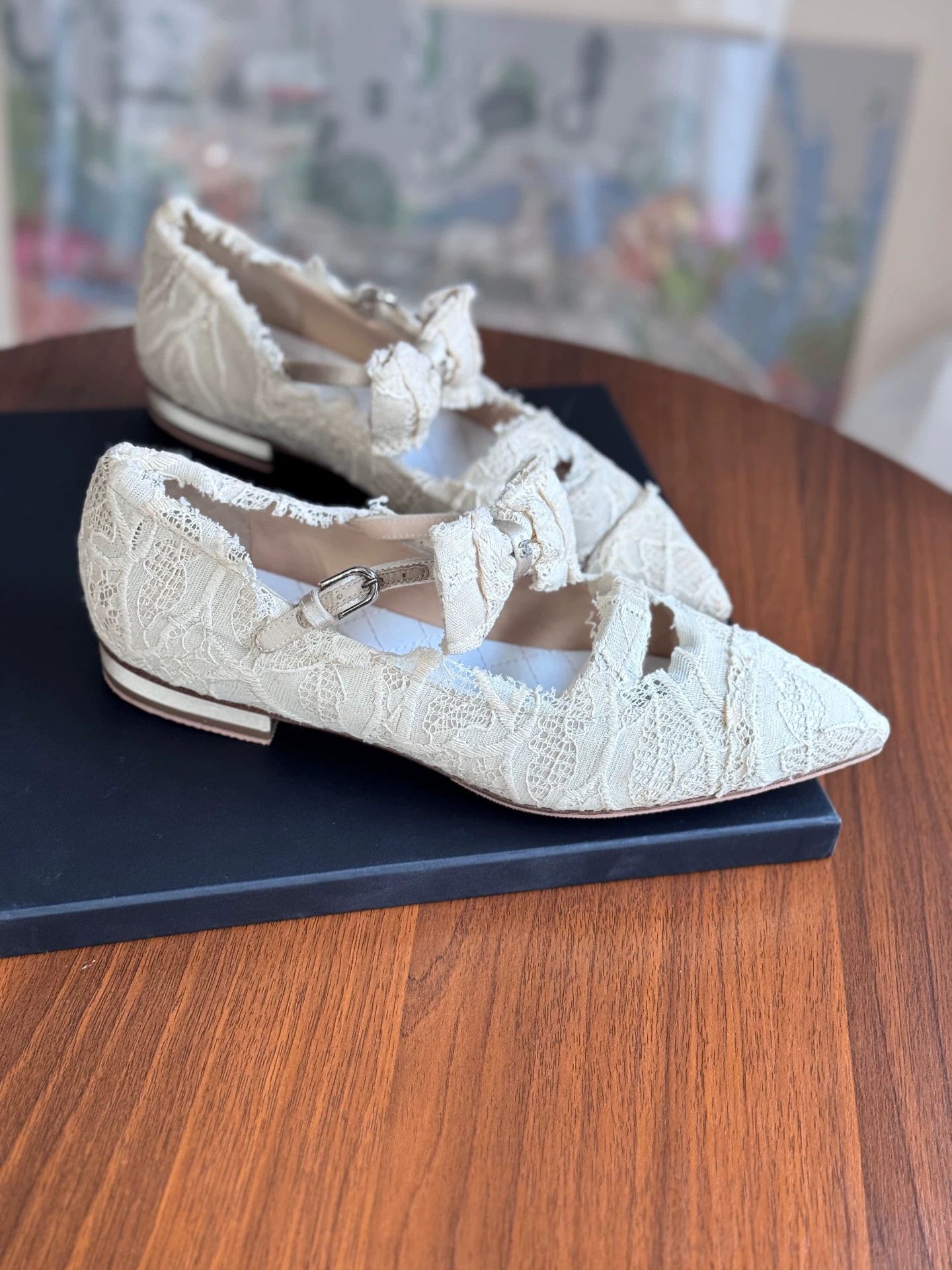 Chanel CHANEL 98 New Nude Lace Bow Flats 38C Size US 7 / IT 37 - 4 Thumbnail