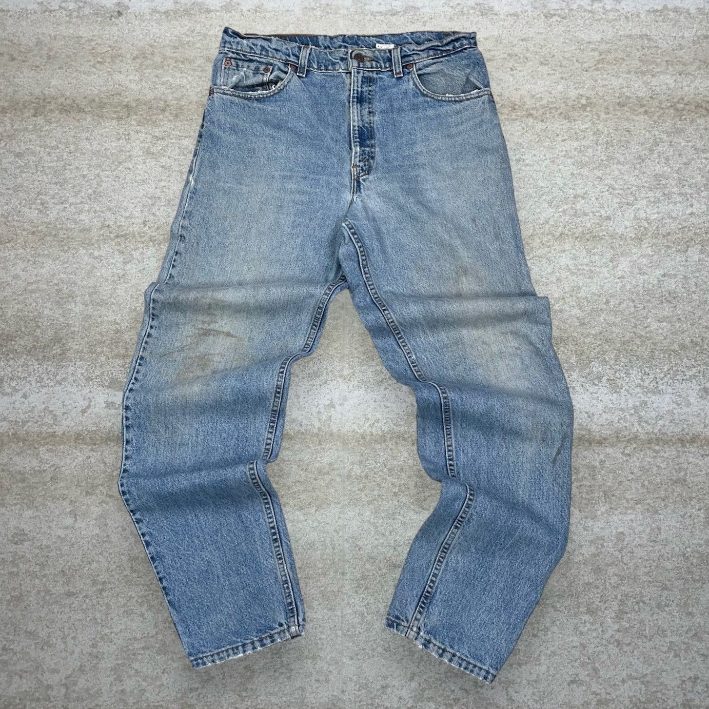Levi's Vintage 90s Levis Jeans 550 34x34 Relaxed Light Wash Denim Size US 34 / EU 50 - 2 Thumbnail