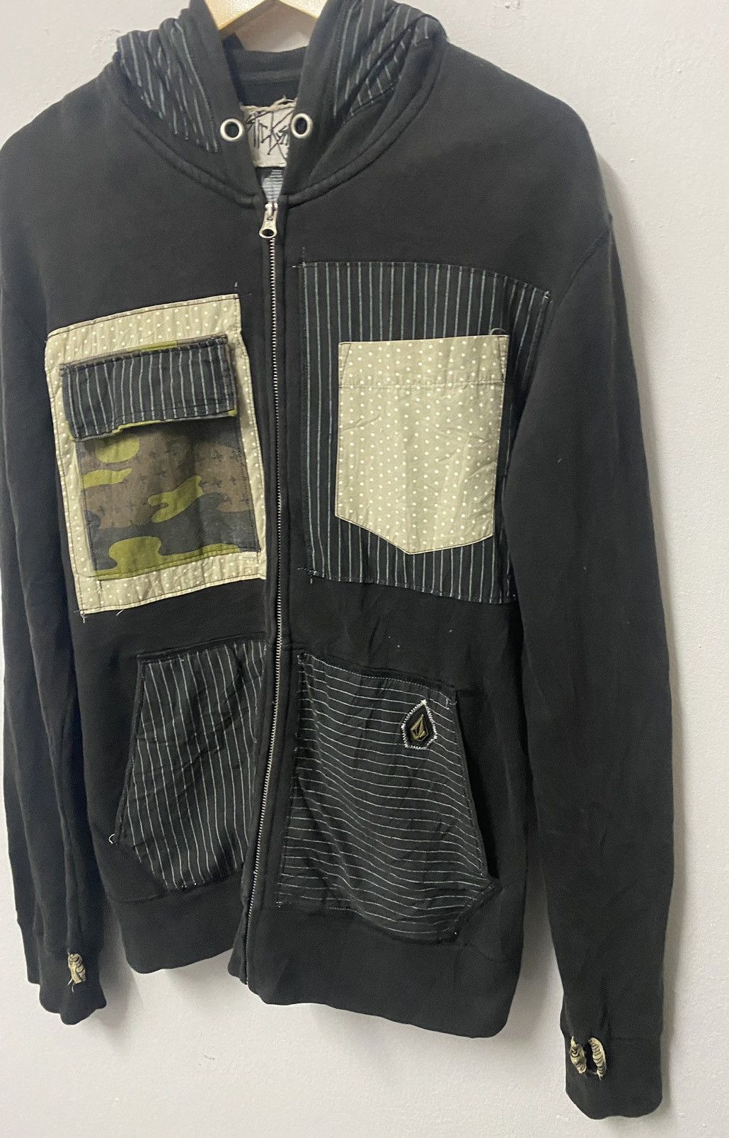 Vintage × Volcom Vintage Volcom Sticky Patchwork Hype Sweater Hoodie Size US M / EU 48-50 / 2 - 4 Thumbnail