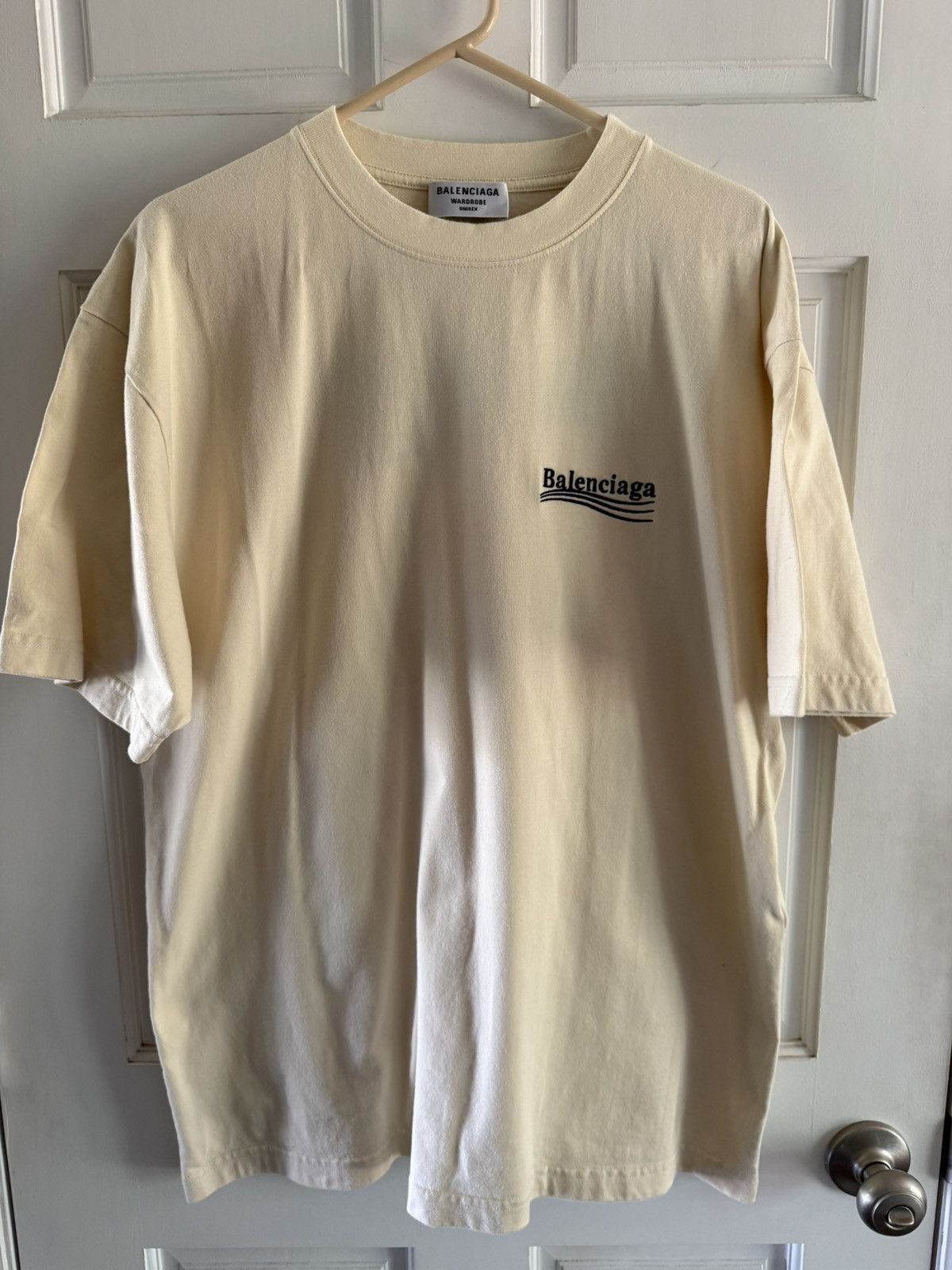 Balenciaga Balenciaga Campaign T-shirt Size Small Cream color Size US S / EU 44-46 / 1 - 1 Thumbnail