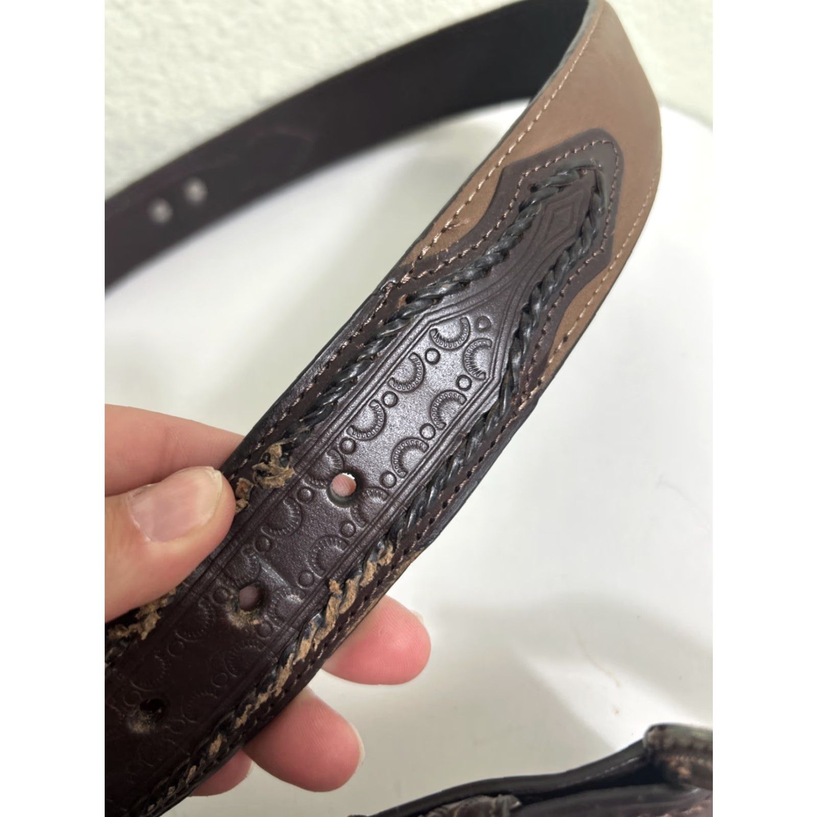 Vintage Unbranded Western Belt Men Leather Brown Size 42 Embossed Braided Style Belt, 42, Mens, Brown Leather Western Belt Size 42 - 7 Thumbnail