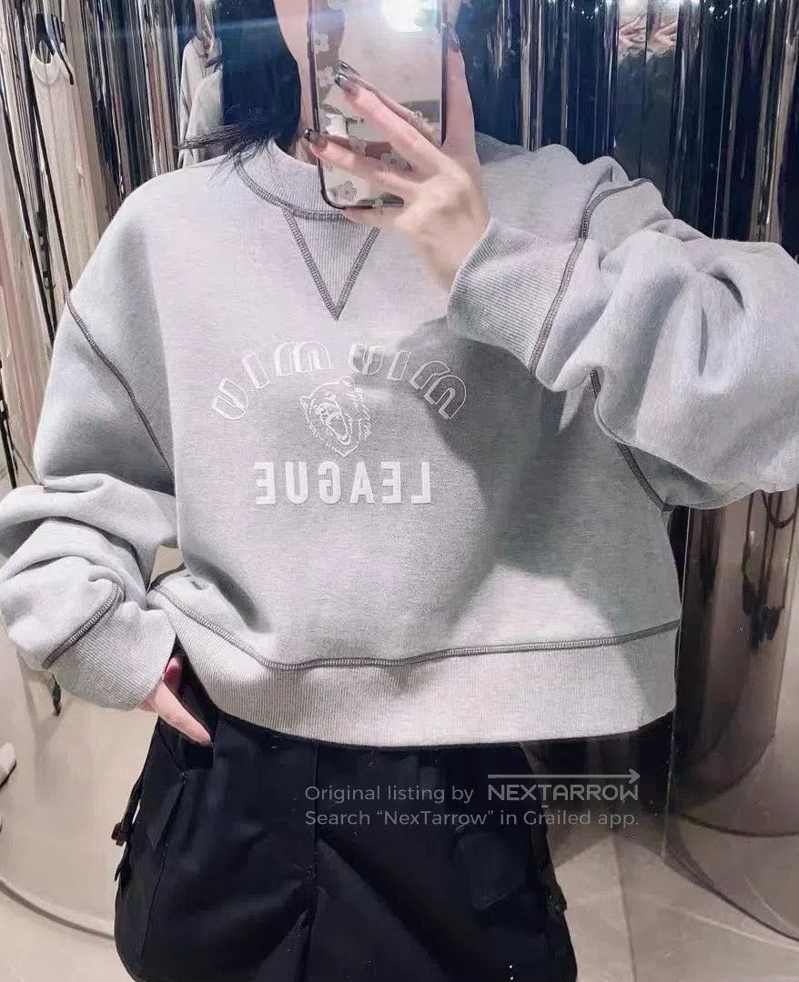 Miu Miu Miu Miu Gray Preppy Foam Print Cropped Sweatshirt. Size S / US 4 / IT 40 - 6 Thumbnail