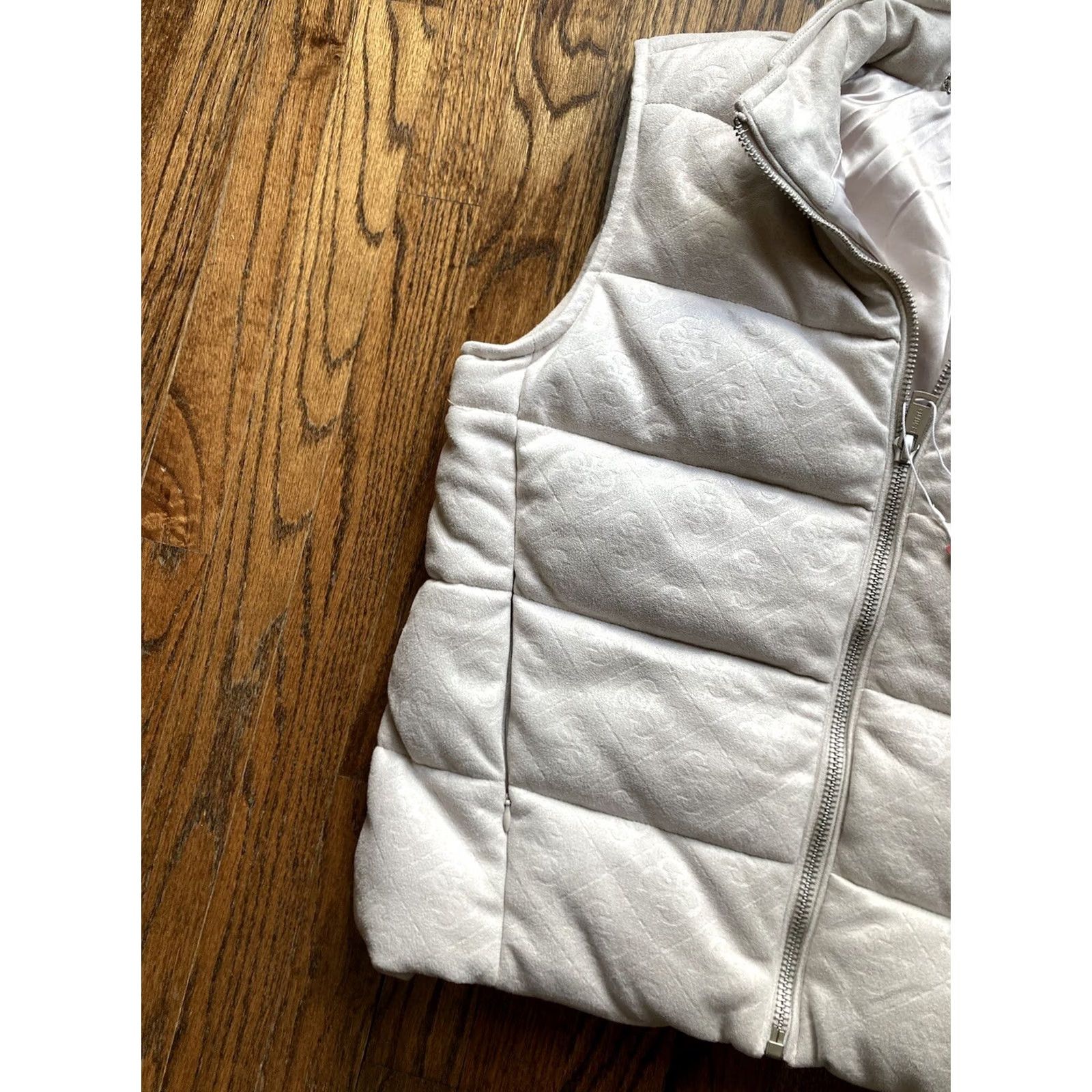 Guess NWT Guess Jemi Puffer Vest Womens Size Medium Cream Full Zip MSRP 58 NEW Size M / US 6-8 / IT 42-44 - 2 Thumbnail