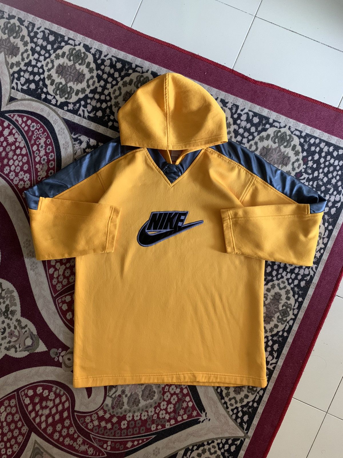Nike Vintage y2k Nike Center Big Swoosh Hoodie Size US M / EU 48-50 / 2 - 1 Thumbnail