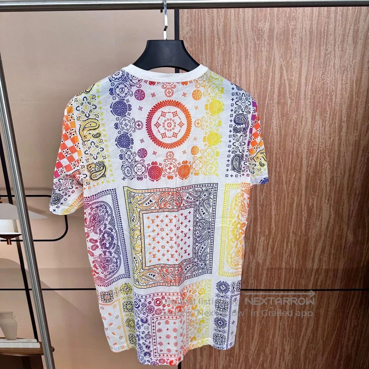 Louis Vuitton Louis Vuitton White Monogram Silk Short. Size US L / EU 52-54 / 3 - 2 Thumbnail