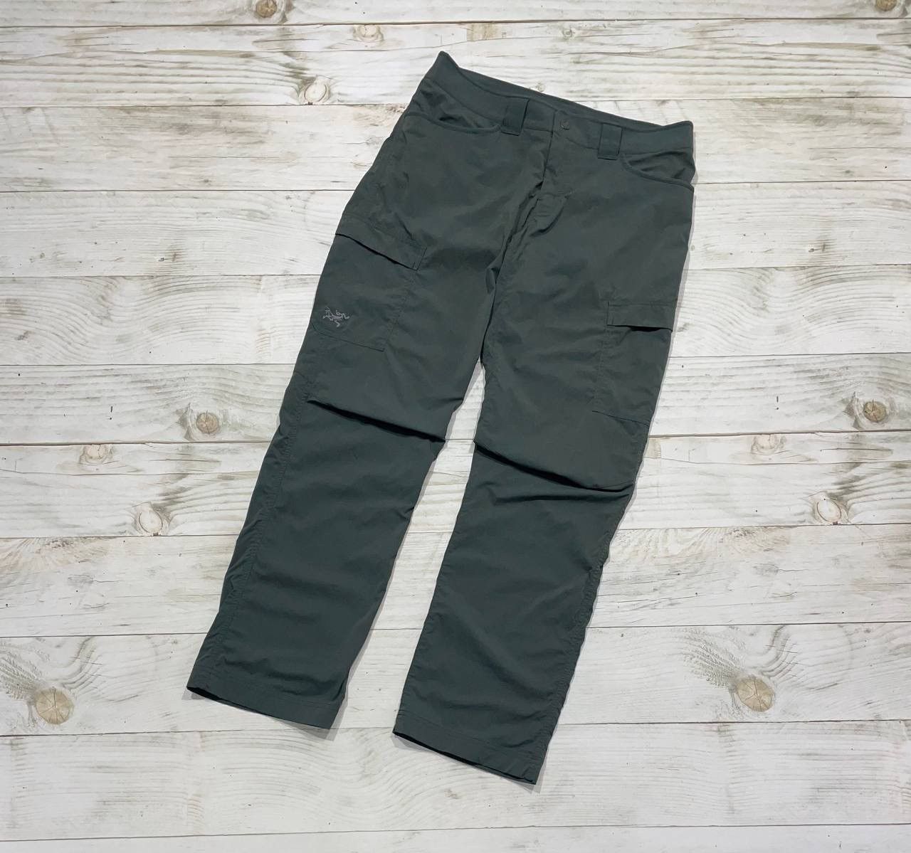 image of Arcteryx Nylon Cargo Pants Outdoor Gorpcore Y2K in Green, Men's (Size 32)