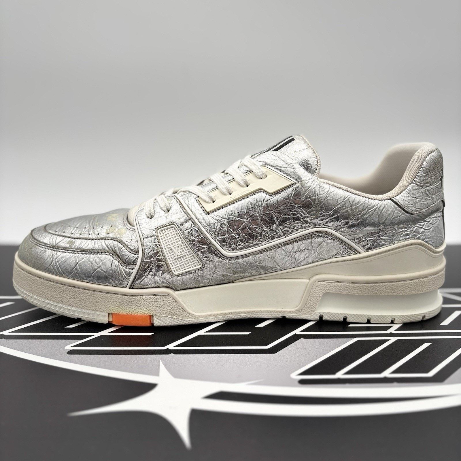 Louis Vuitton Louis Vuitton Trainer Low ' Metallic Silver Orange ' Size US 11.5 / EU 44-45 - 4 Thumbnail