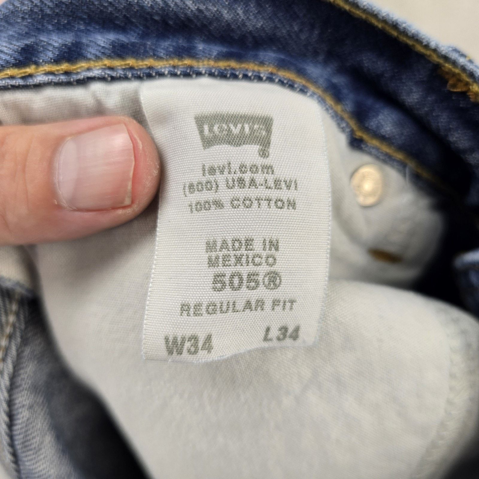Levi's Vintage Levis 505 Jeans Mens 34x32 Blue Distressed Faded Y2K Size US 34 / EU 50 - 6 Thumbnail