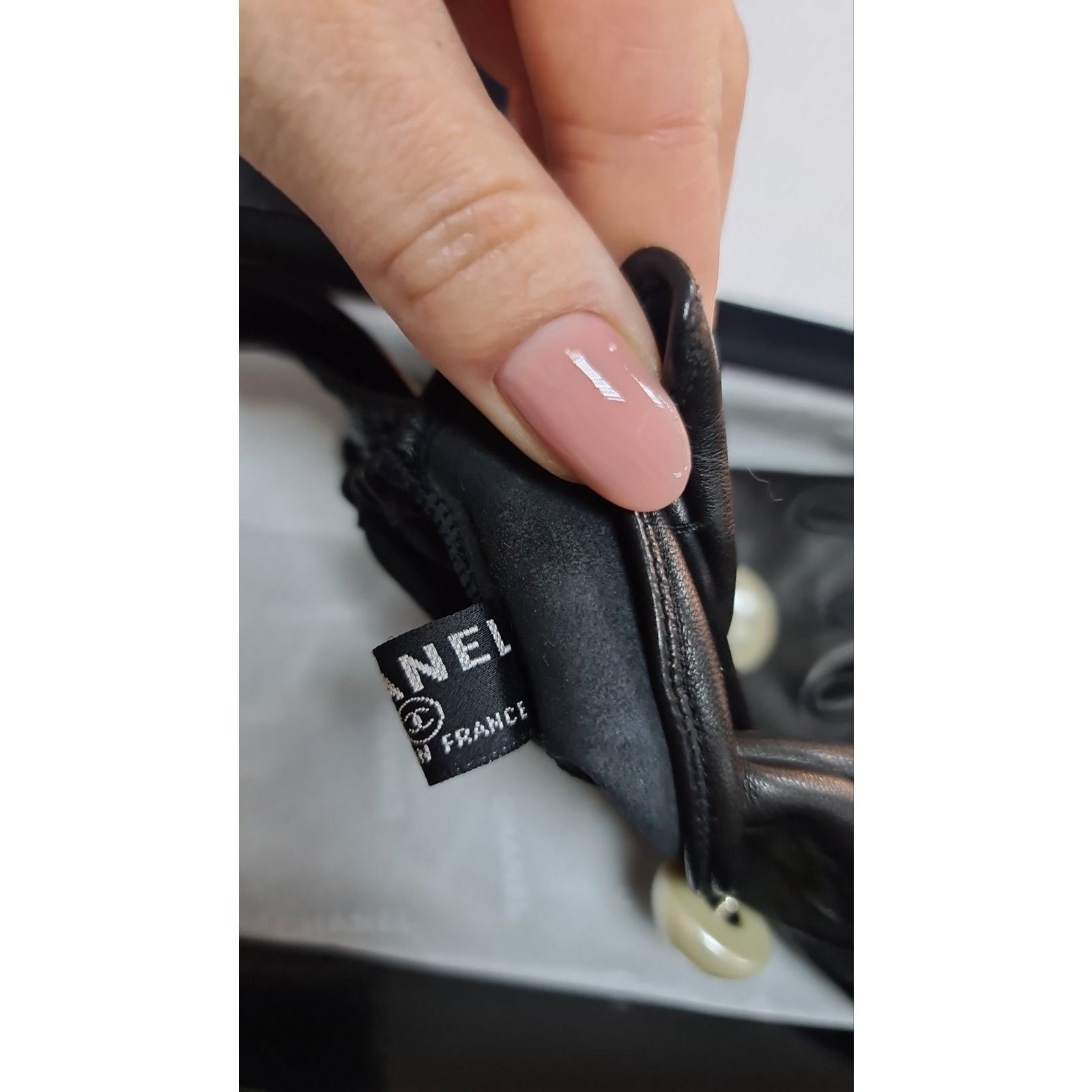 Chanel NWOT Chanel Black Leather Faux Pearl Fingerless Gloves Sz. 7 Size ONE SIZE - 5 Thumbnail