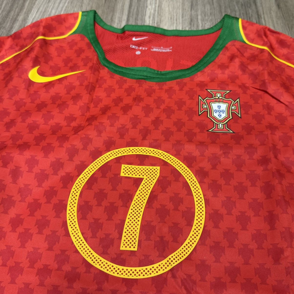 Nike Portugal 2004 retro home shirt #7 Figo Size US L / EU 52-54 / 3 - 3 Thumbnail