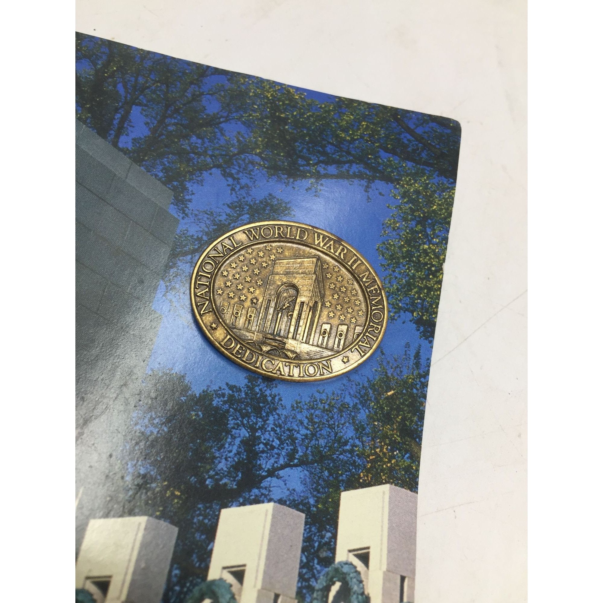 Other National World War 2 Memorial Dedication Washington D.C. Pin Size ONE SIZE - 3 Thumbnail