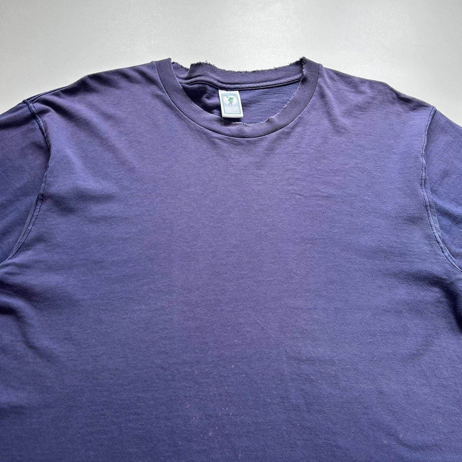 Vintage Vintage Faded Navy Blue Blank T Shirt Large 90s Cotton Rare Size US L / EU 52-54 / 3 - 2 Thumbnail