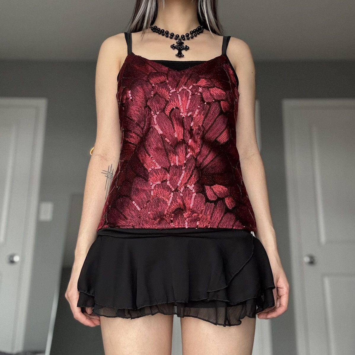 White House Black Market Y2K White House Black Market Red Floral Sequin Corset Tank Size XS / US 0-2 / IT 36-38 - 8 Thumbnail