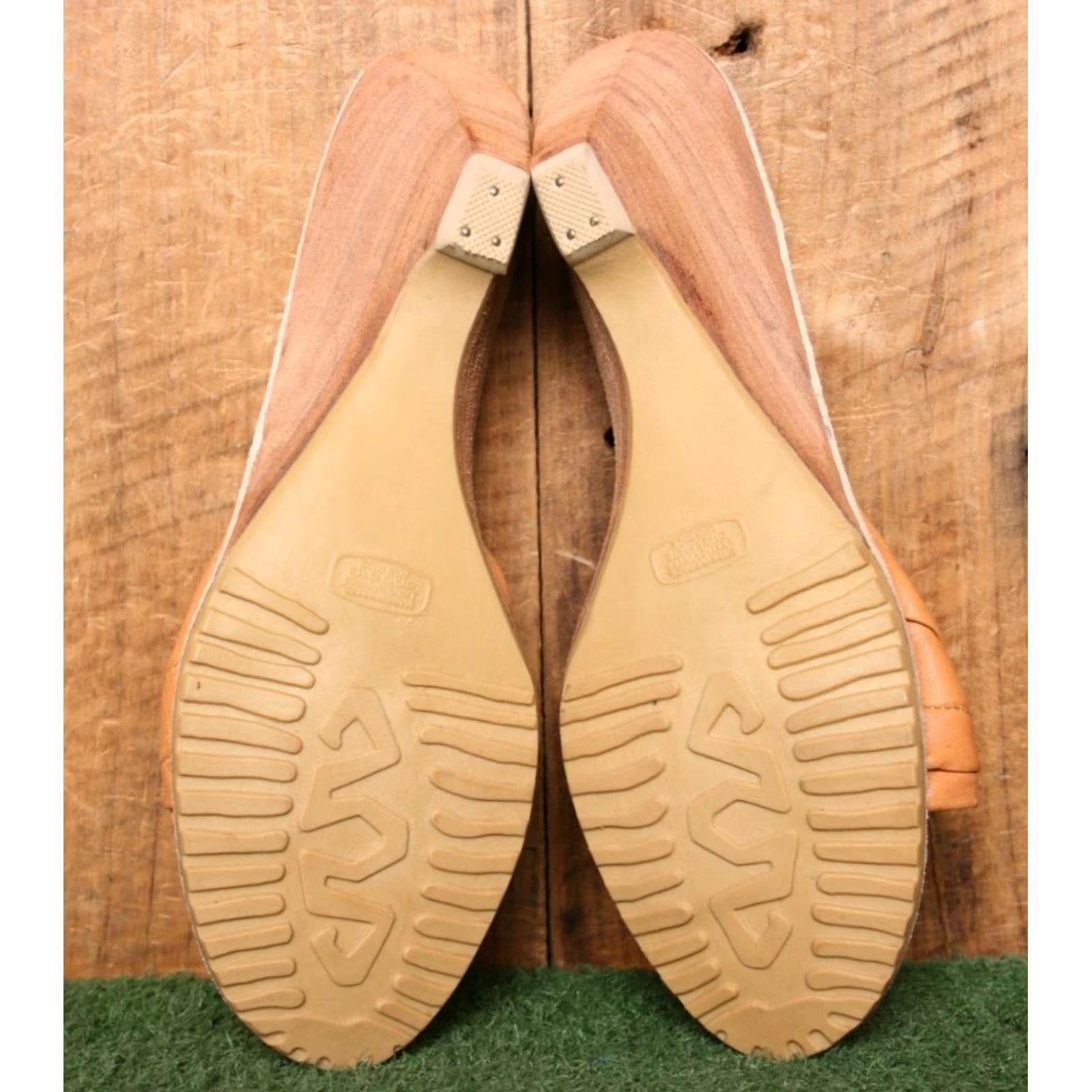 Vintage VINTAGE Footworks Sandal Womens Leather Tan 2.75" Wedge Sz. 8.5 M Slide Footworks Tan Leather Sandals Wedge Slip On Shoes Women 8.5 M Size US 9 / IT 39 - 5 Thumbnail