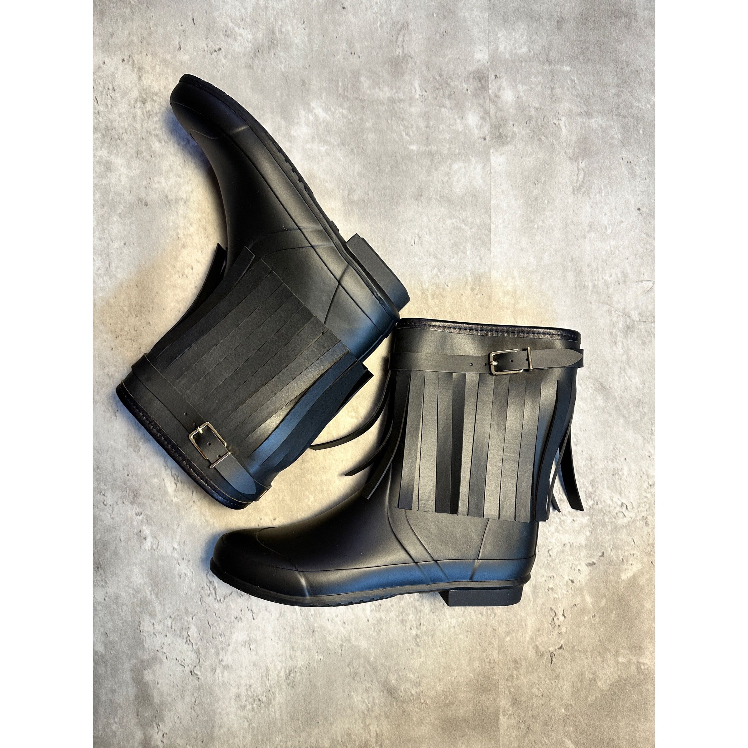Burberry Rare Burberry mid-calf fringe rain boots 40EU Size US 10 / IT 40 - 1 Thumbnail