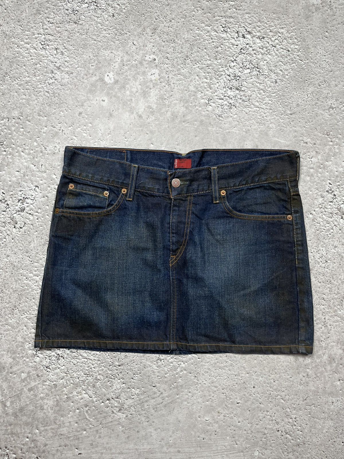 Levi's × Vintage Vintage Levi’s Red Tab Denim Mini Skirt Back Belted Waist Size 30" / US 8 / IT 44 - 7 Thumbnail