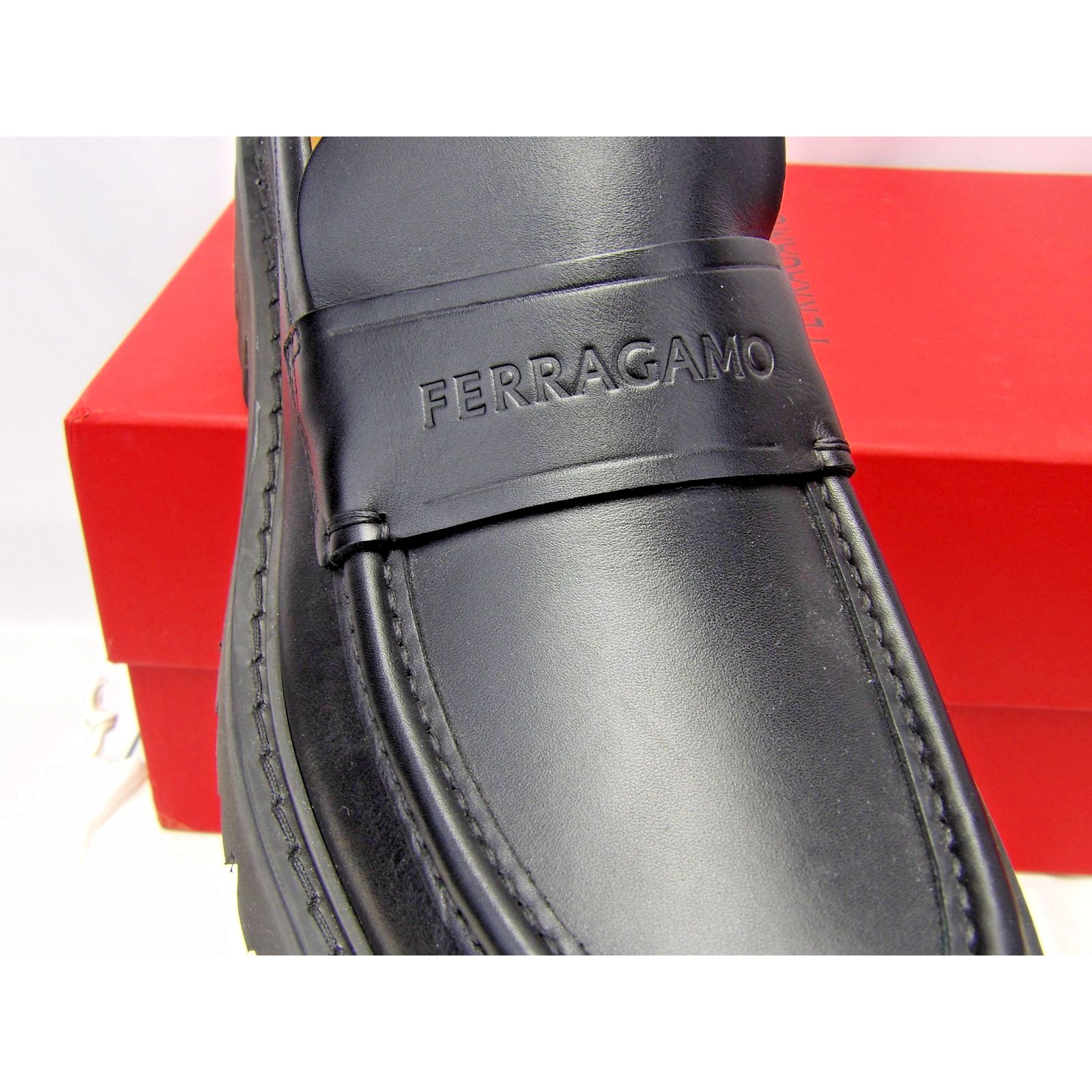 Salvatore Ferragamo FERRAGAMO BLACK LEATHER FERGAL LUG SOLE LOGO LOAFERS 12 D IT Size US 13 / EU 46 - 7 Thumbnail