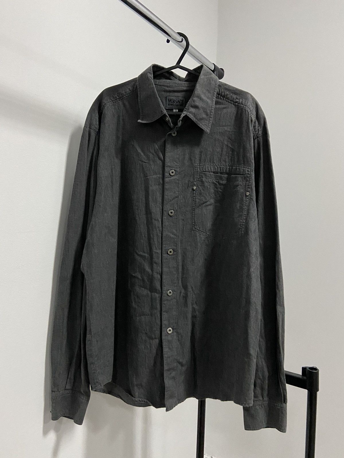 Versace × Versace Jeans Couture × Vintage Versace jeans couture Vintage shirts Buttons Size US XL / EU 56 / 4 - 1 Thumbnail