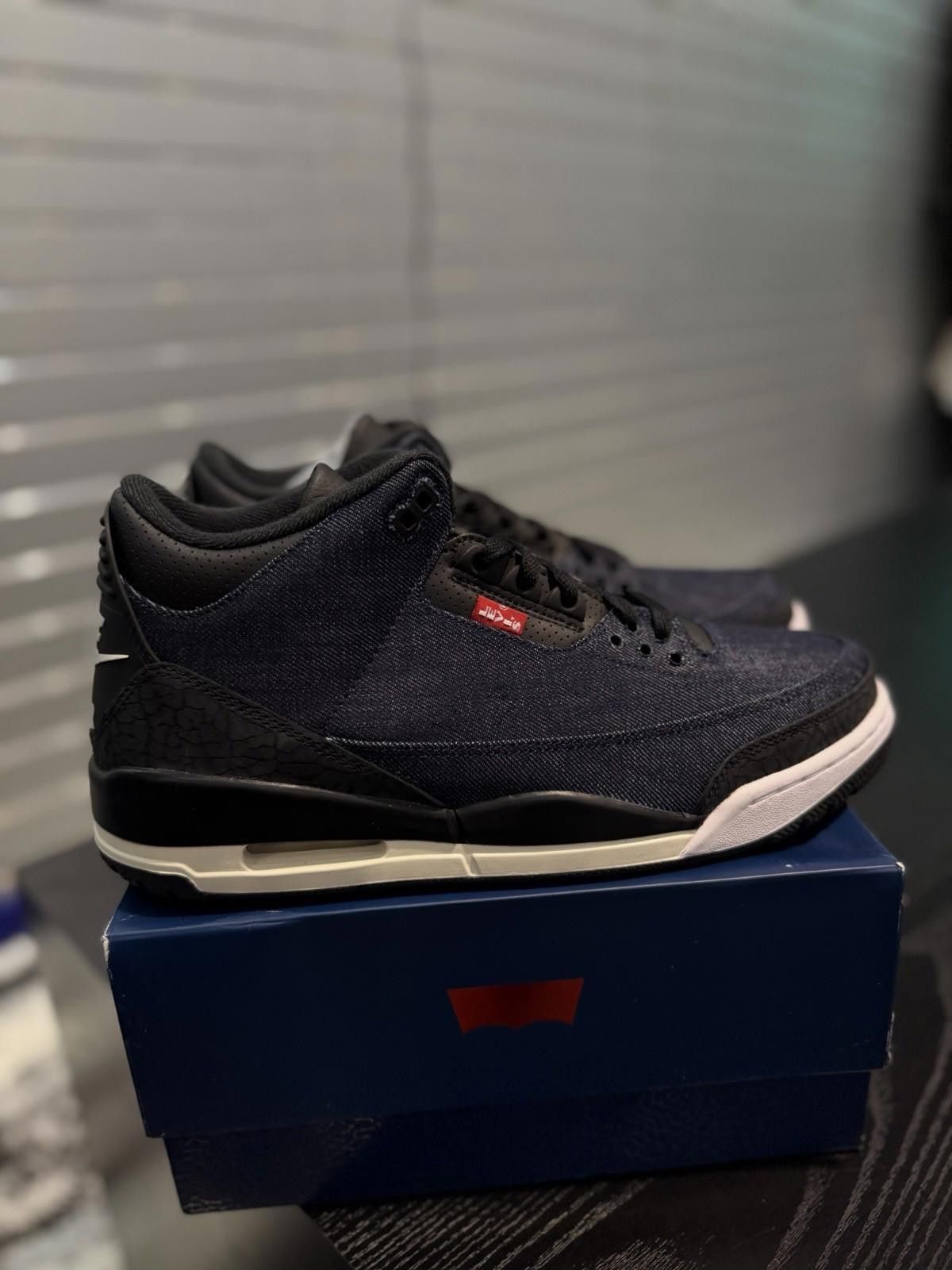 Jordan Brand Levi's x Air Jordan 3 Retro Men's (10.5) Indigo Denim NEW Size US 10.5 / EU 43-44 - 5 Thumbnail