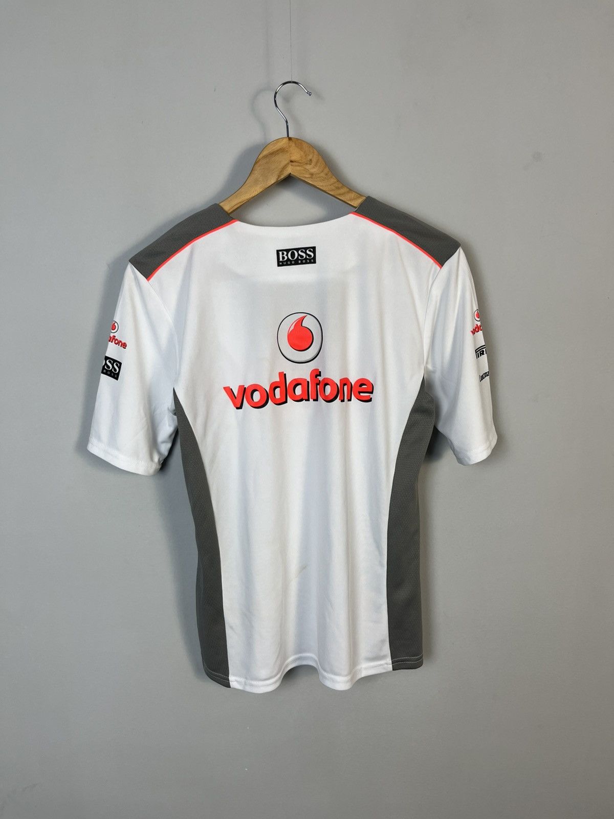 Formula 1 × Mercedes-Benz × Vintage Mercedes-Benz Vodafone F1 Vintage Tee Shirt Jersey Size M / US 6-8 / IT 42-44 - 6 Thumbnail