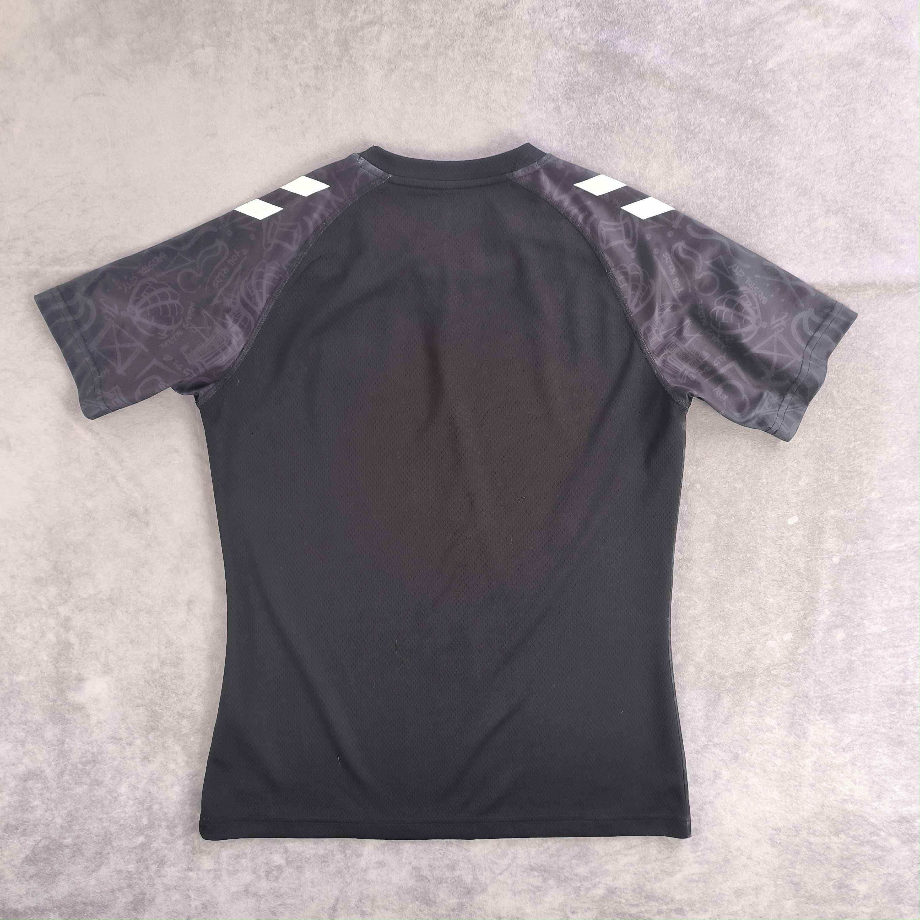Hummel Bristol City 2022-23 Hummel training football jersey size S Size US S / EU 44-46 / 1 - 2 Thumbnail