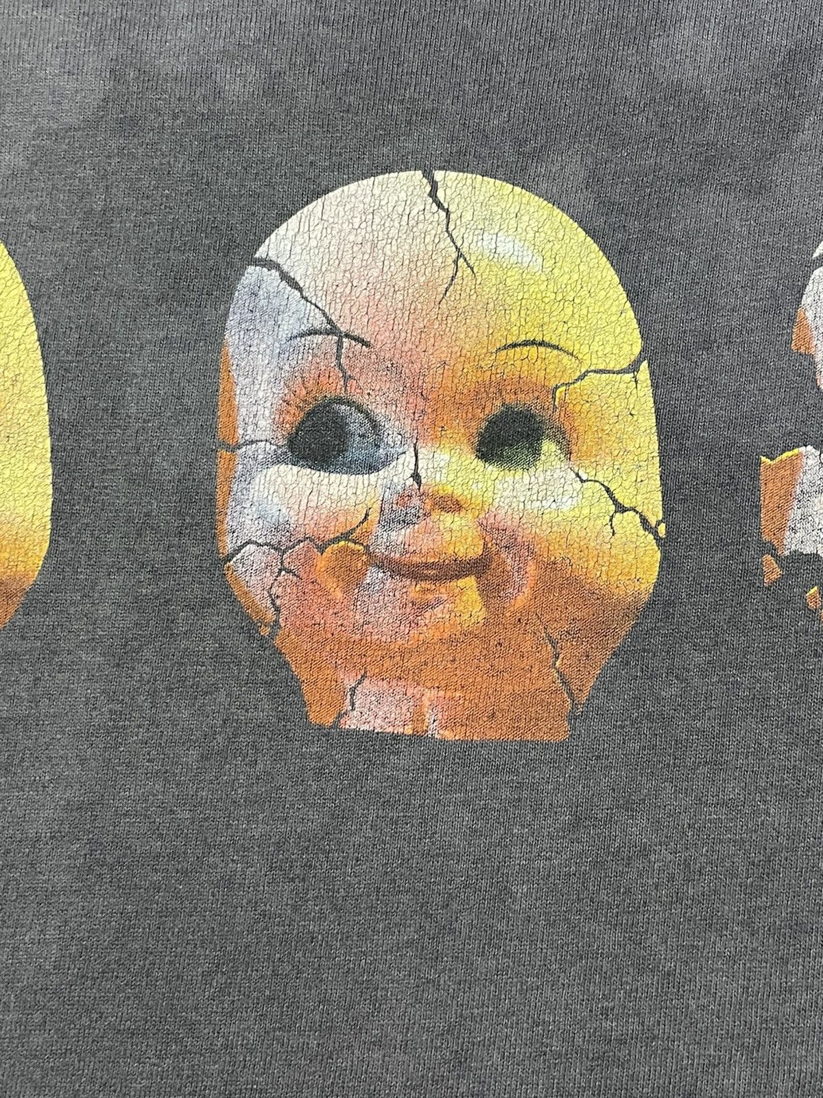 Vintage Vintage 1990s Original Staind Doll Face Sunfaded Rock Tshirt Size US M / EU 48-50 / 2 - 8 Thumbnail