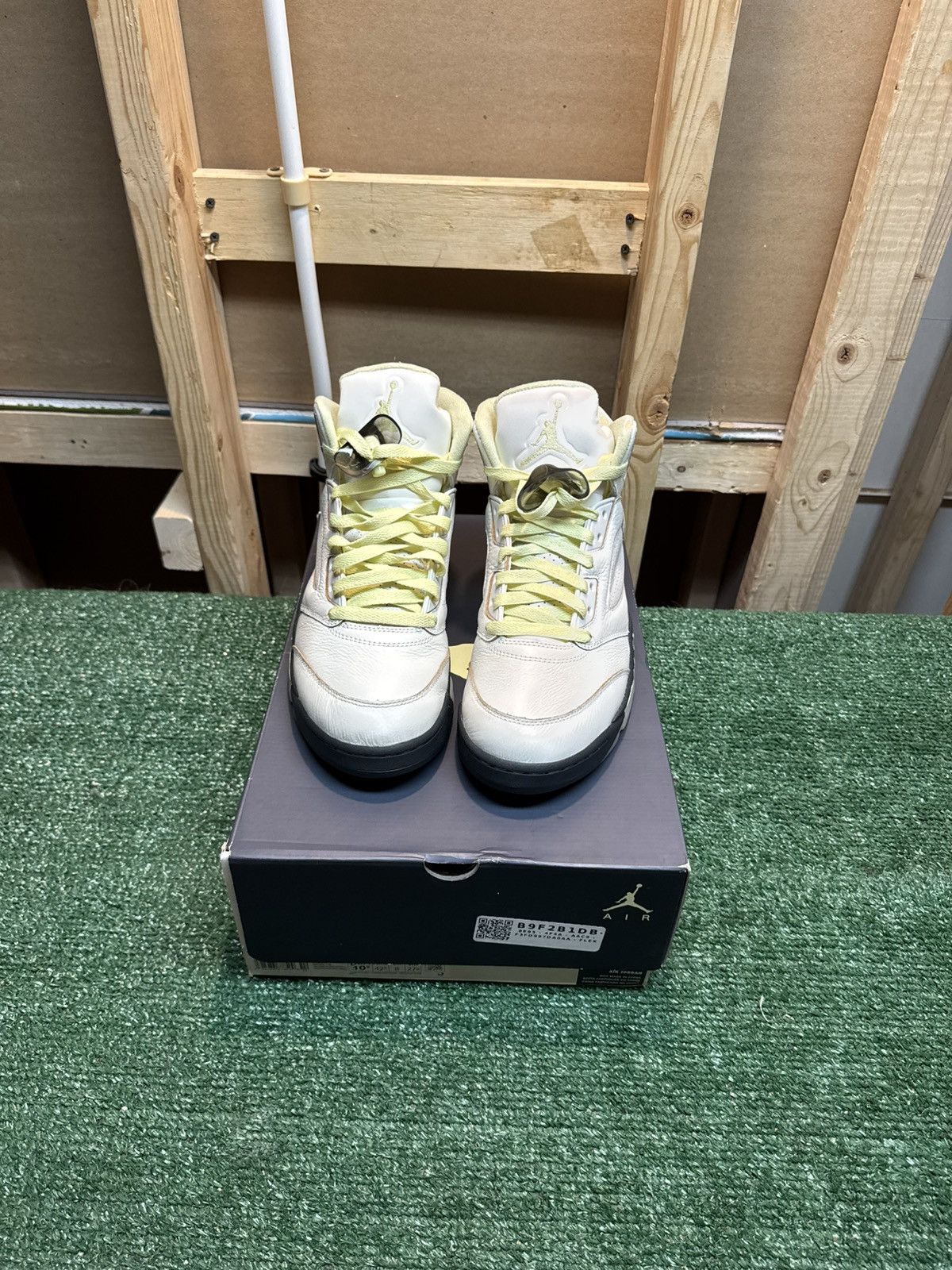 Jordan Brand Jordan Retro 5 Luminous Green Size 9M Size US 9 / EU 42 - 5 Thumbnail