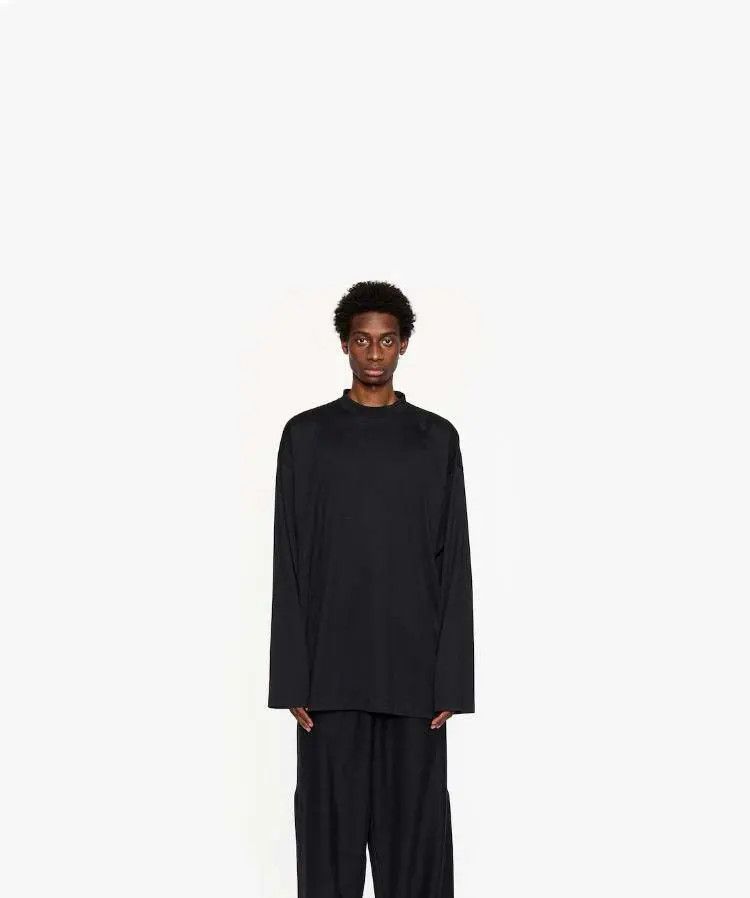 Balenciaga o1w1db10326 Long Sleeve T-Shirt Oversized in Black Size US XXL / EU 58 / 5 - 1 Preview